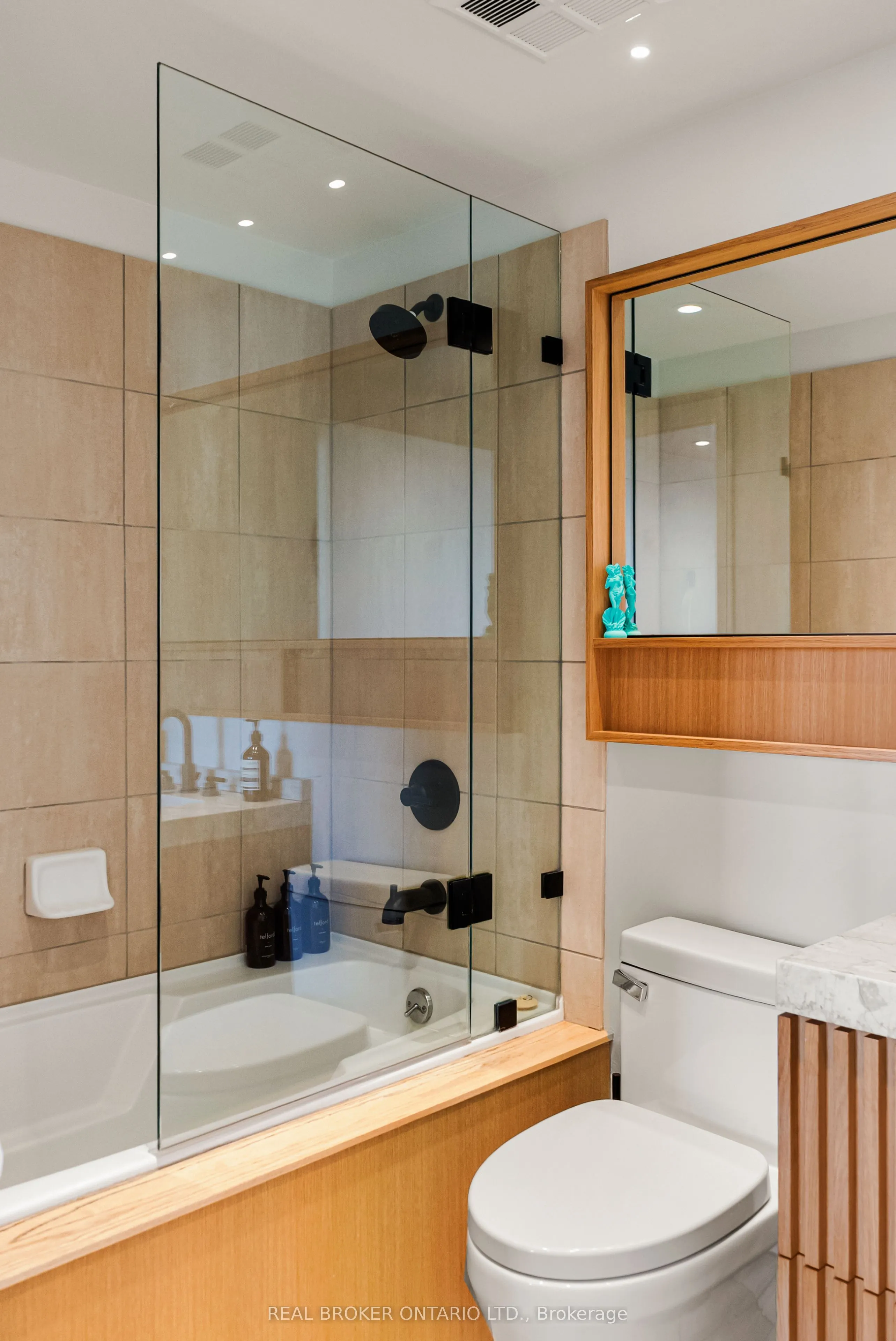 168 King Street E #1604