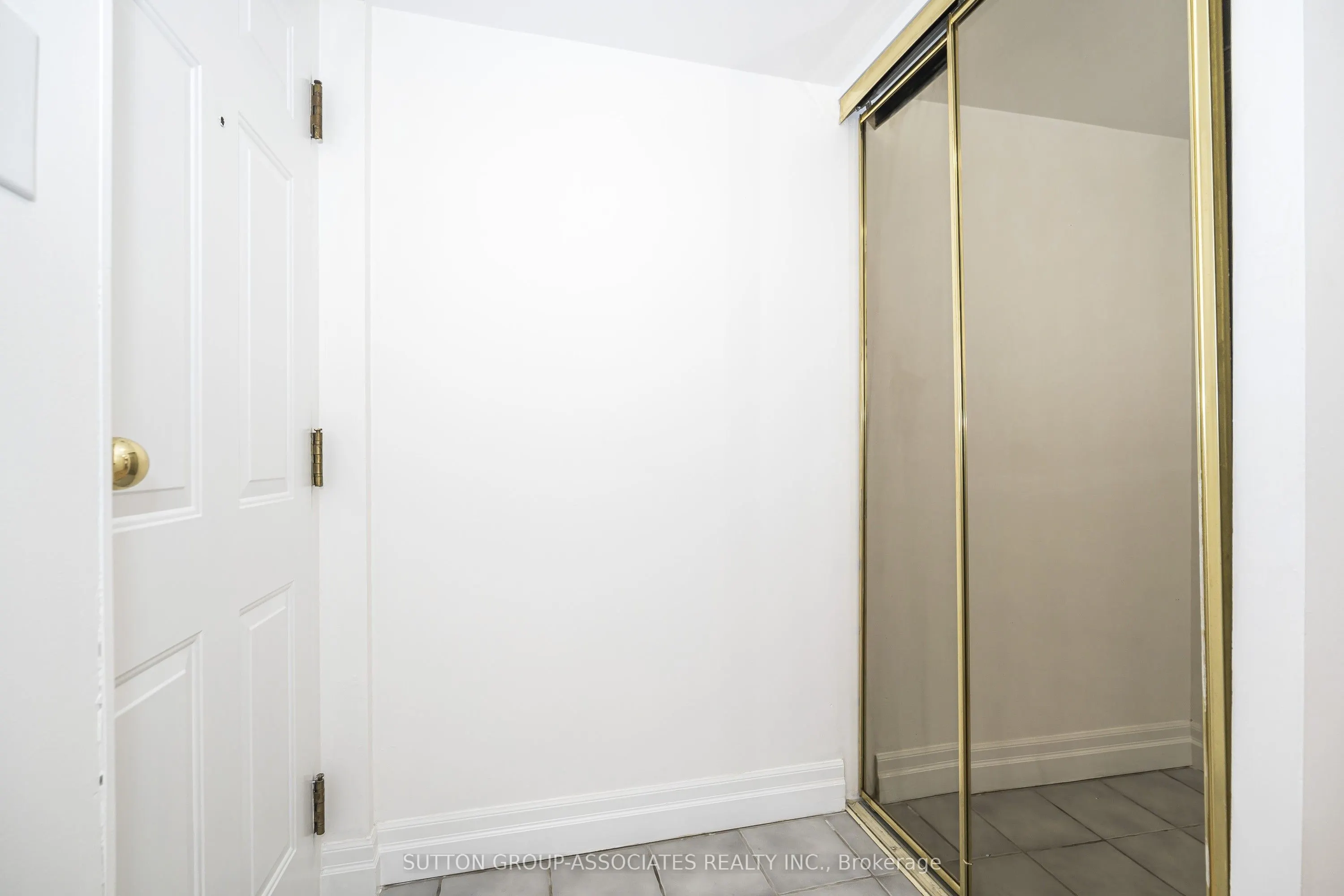 65 Scadding Avenue #501