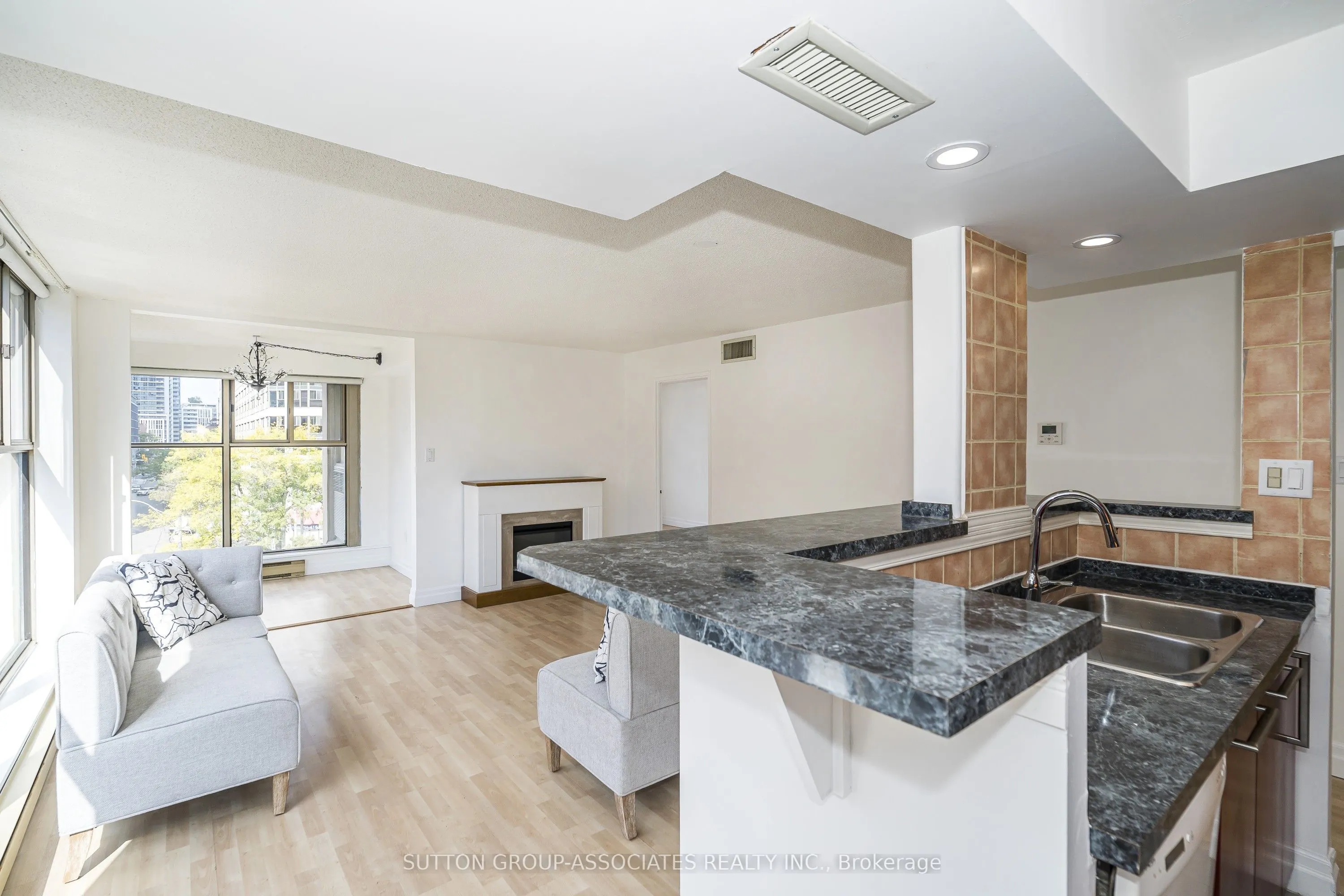 65 Scadding Avenue #501