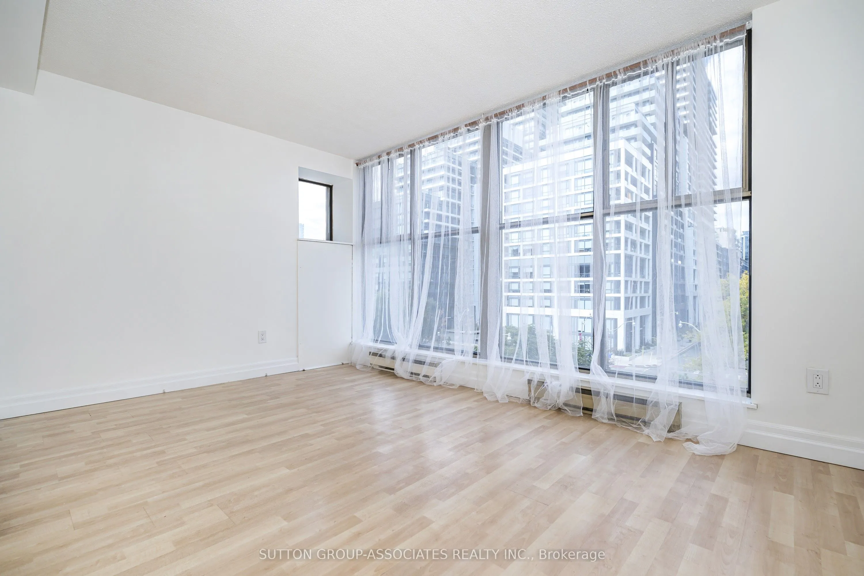 65 Scadding Avenue #501