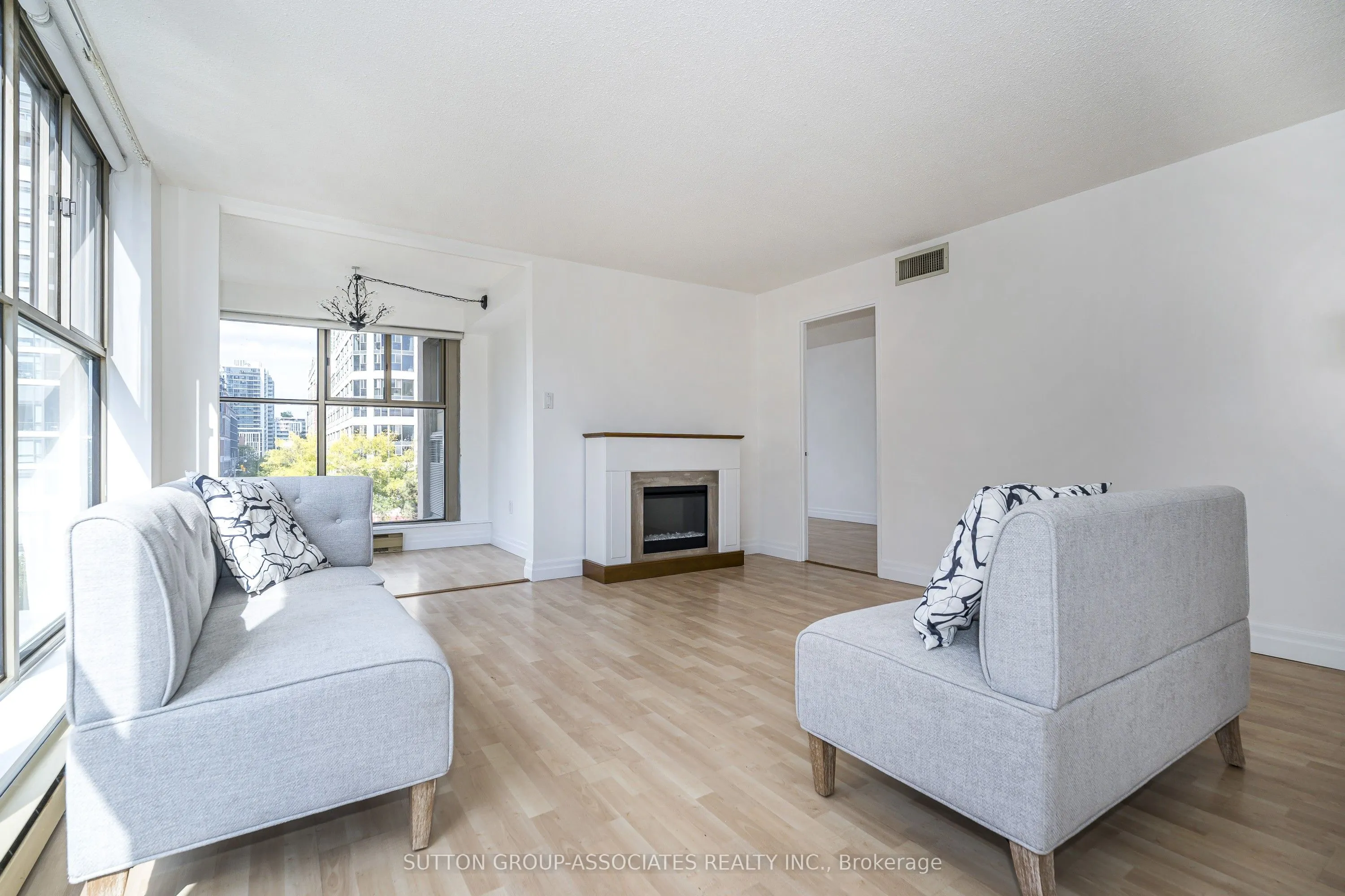65 Scadding Avenue #501
