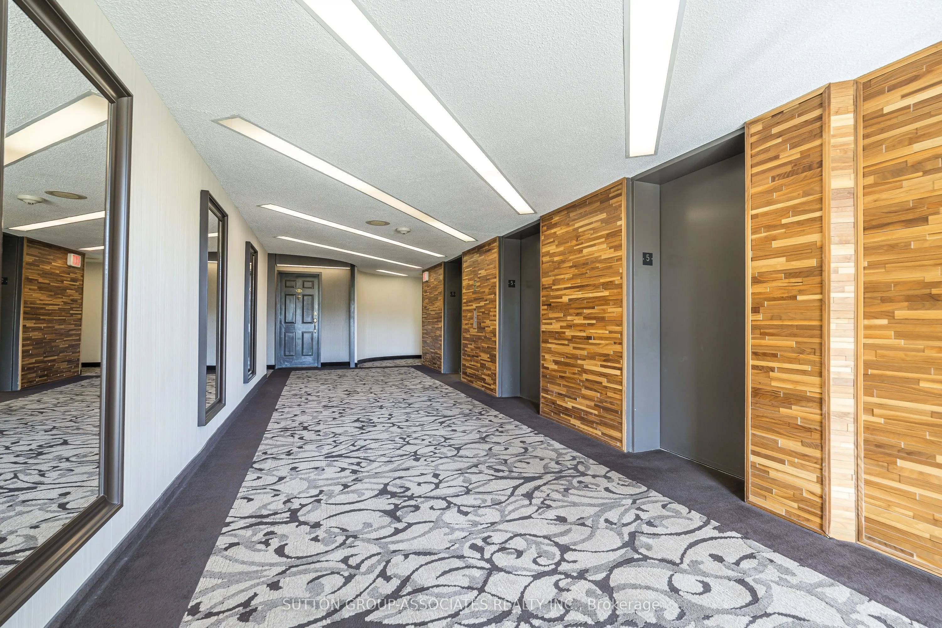 65 Scadding Avenue #501