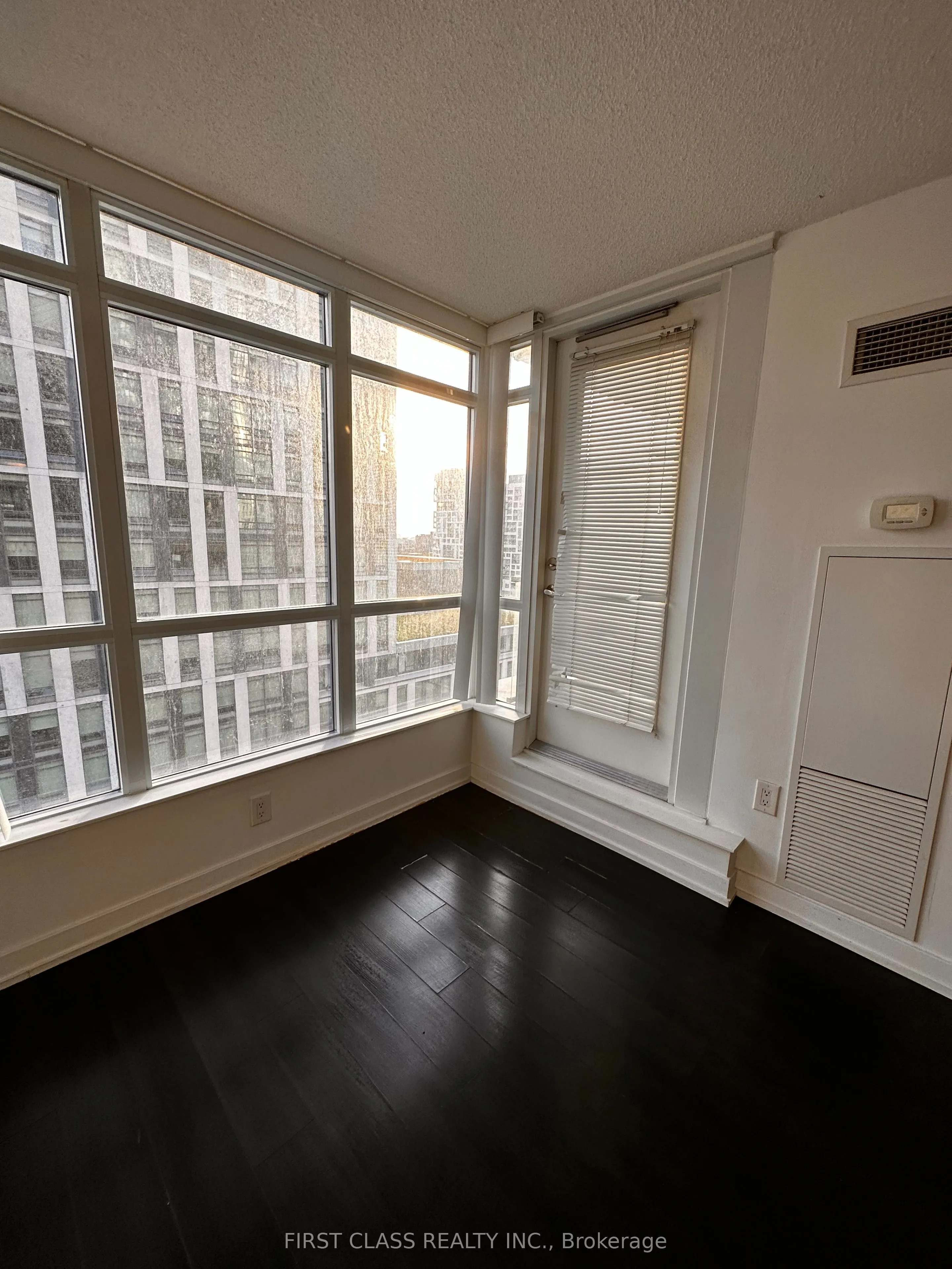 151 Dan Leckie Way #1106