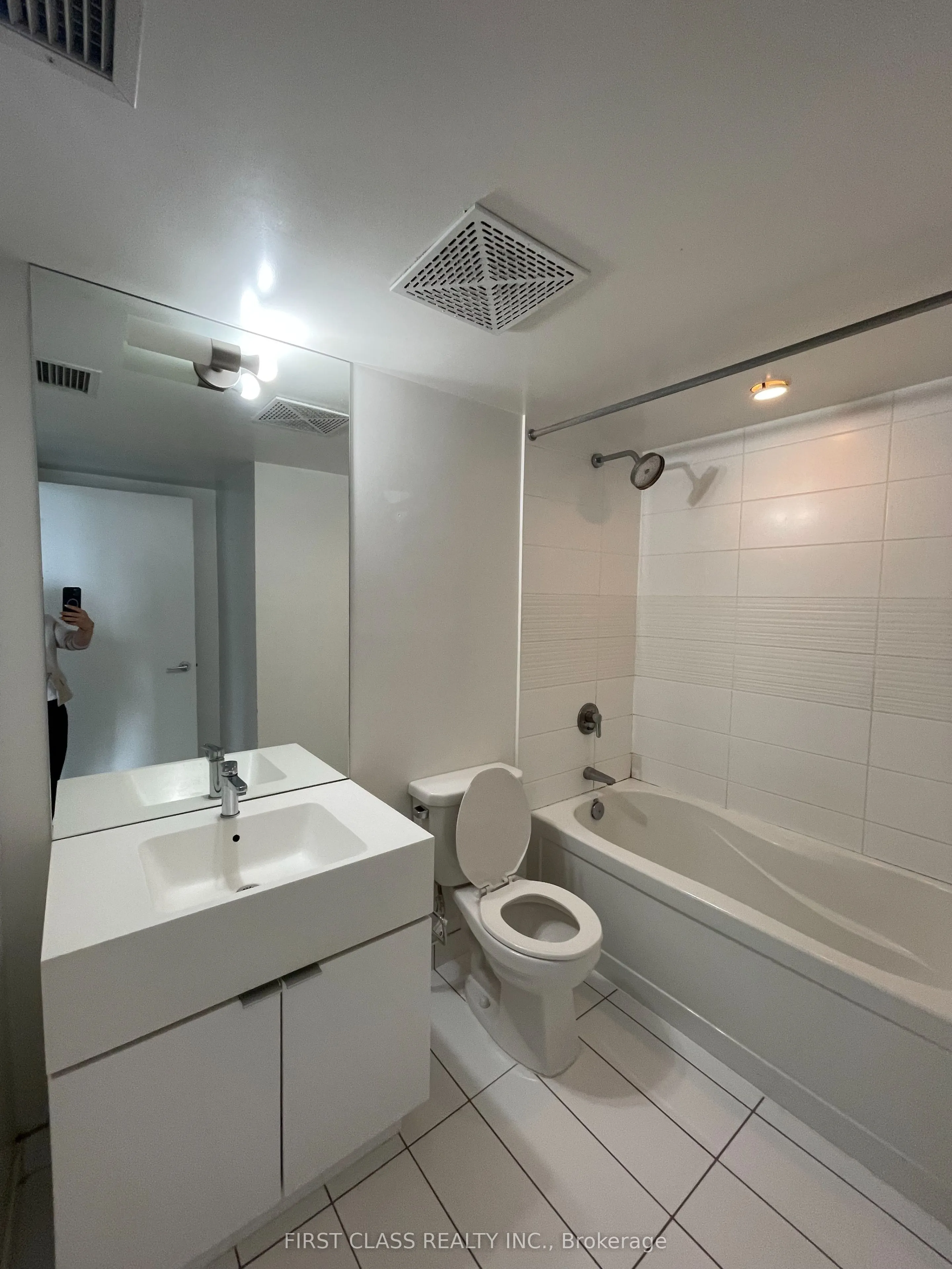 151 Dan Leckie Way #1106