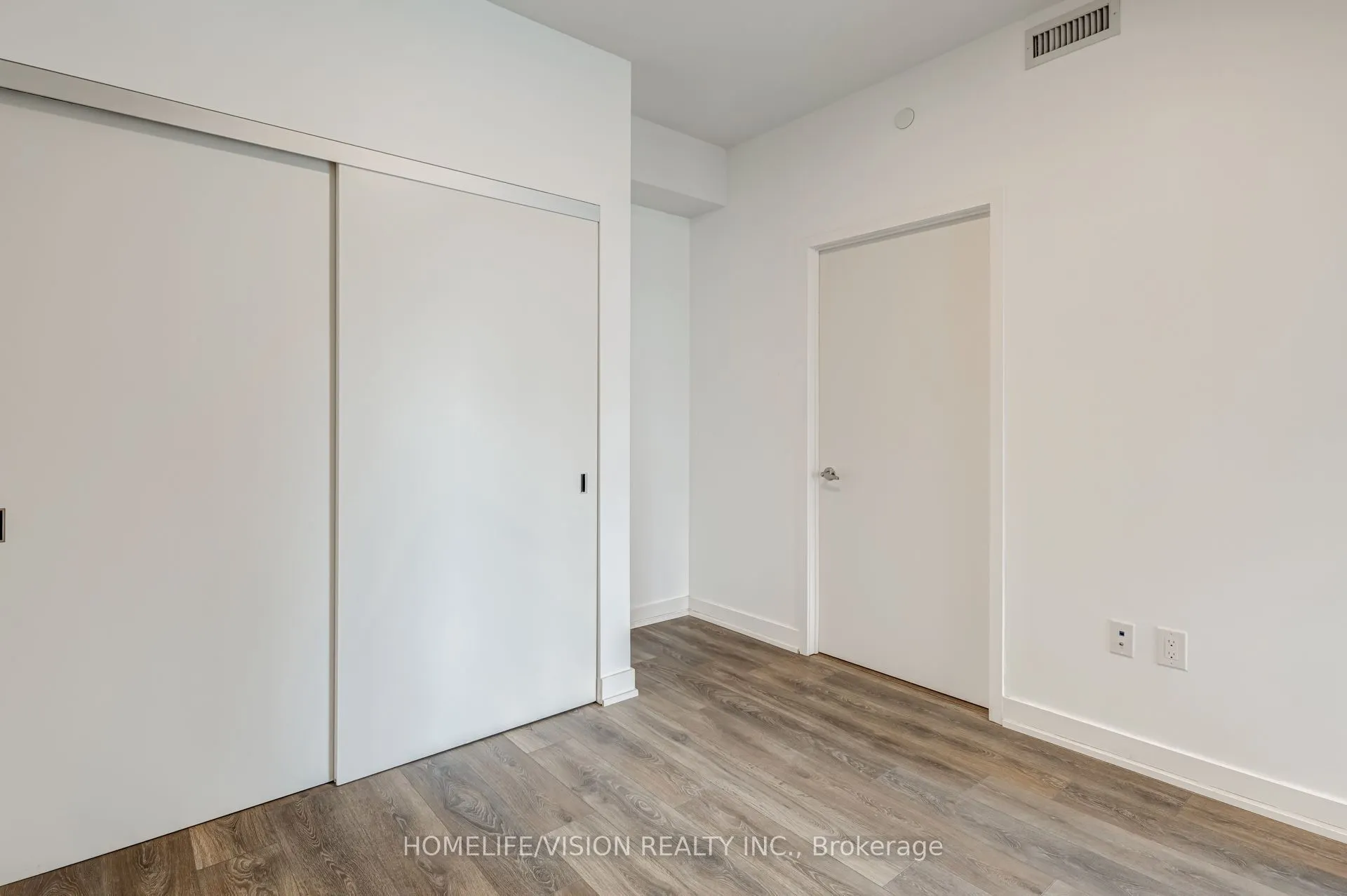 15 Lower Jarvis Street #807