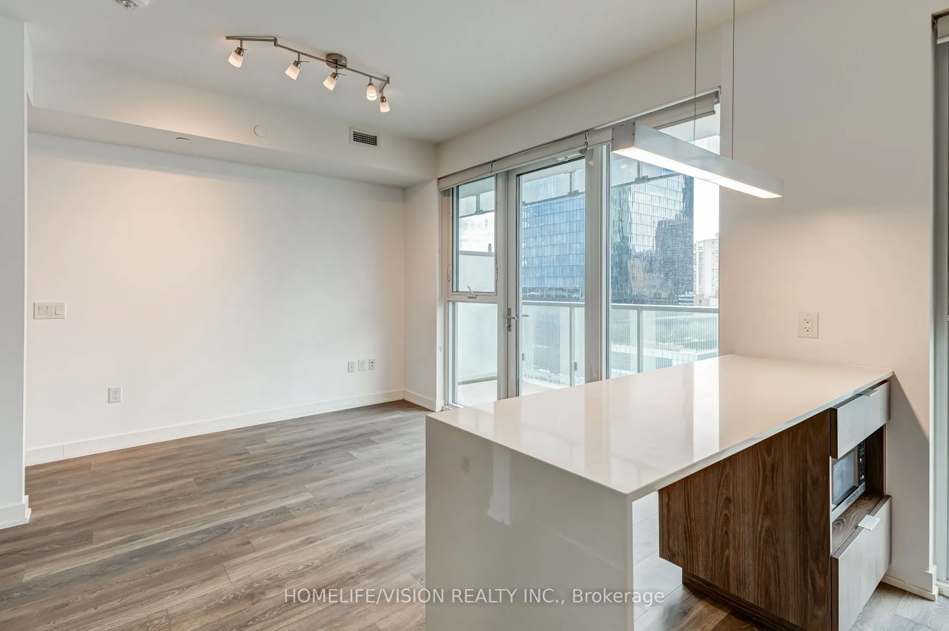 15 Lower Jarvis Street #807