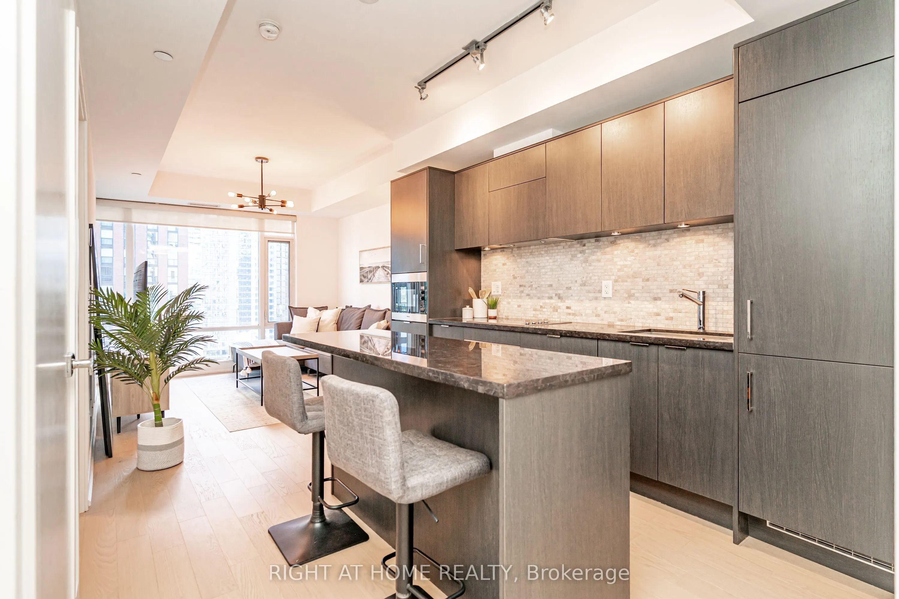 21 Widmer Street #1808