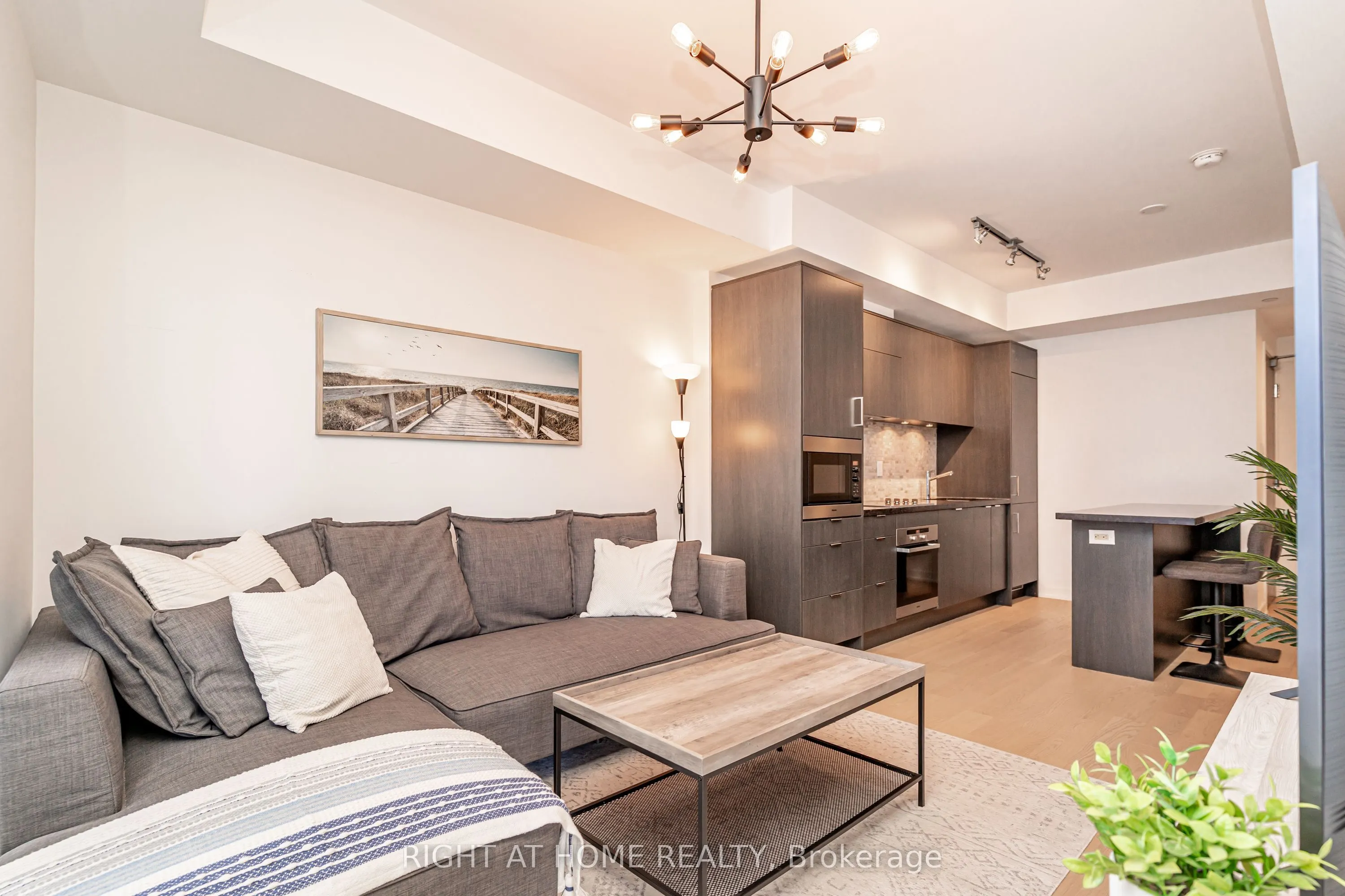 21 Widmer Street #1808