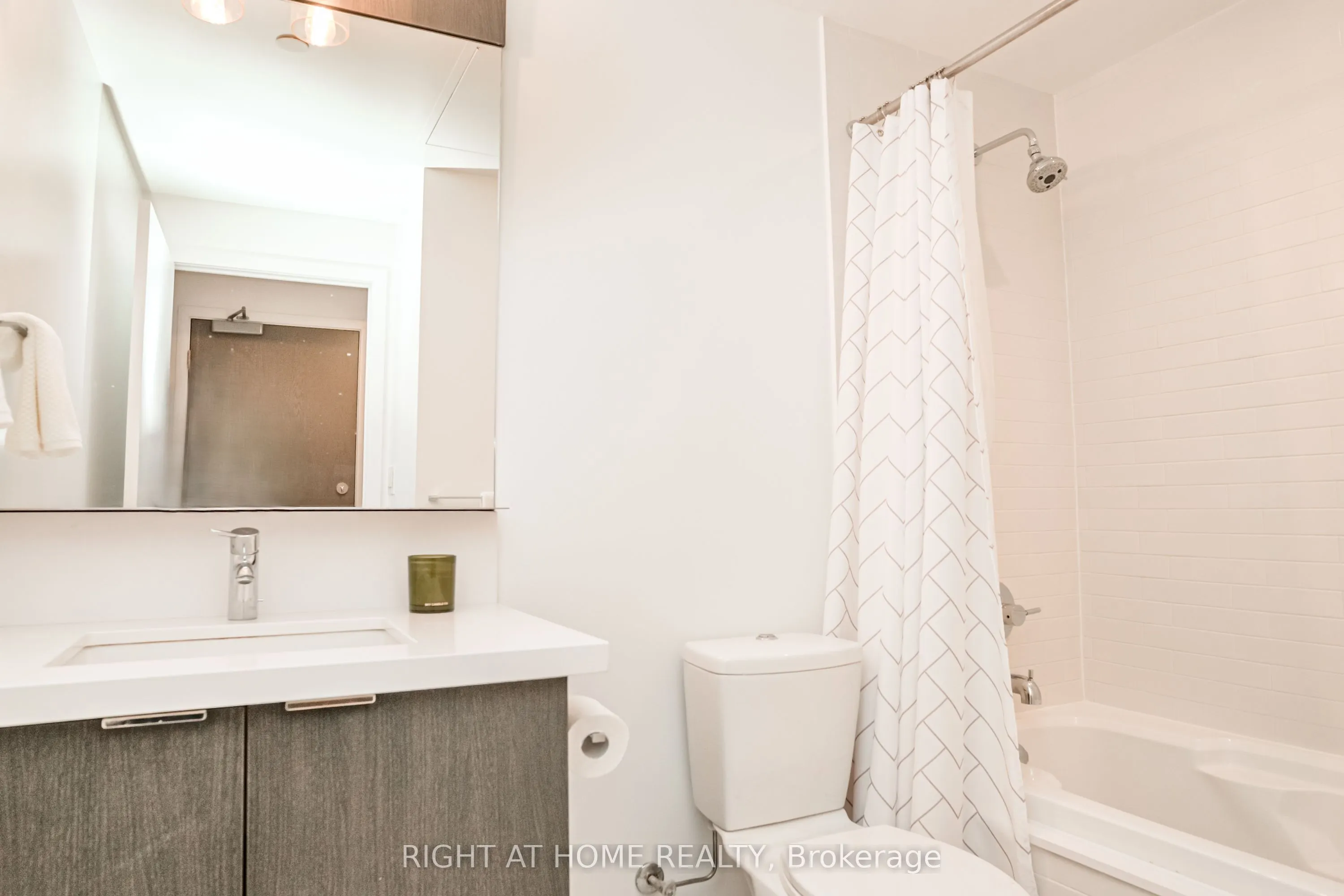 21 Widmer Street #1808