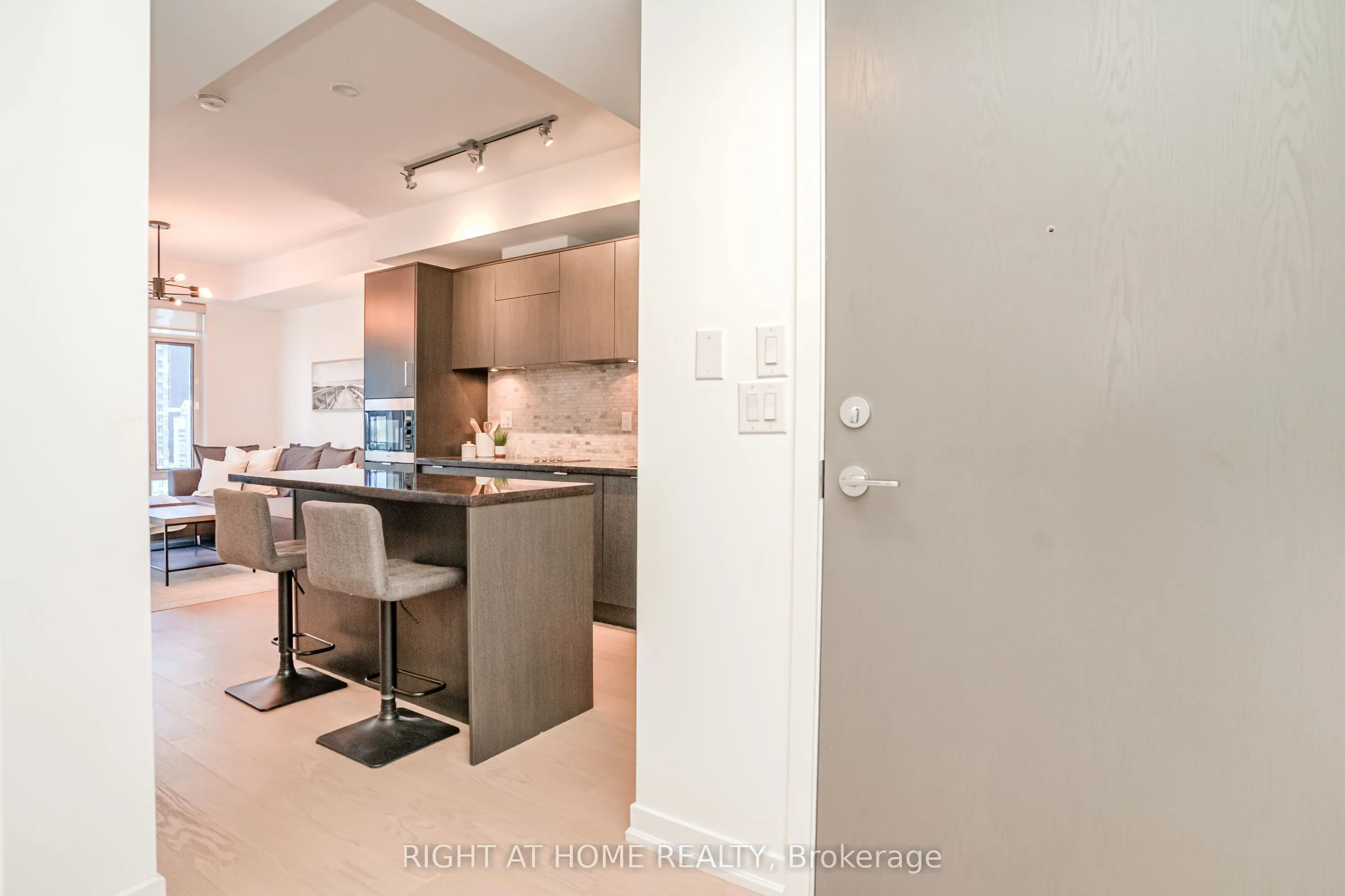21 Widmer Street #1808