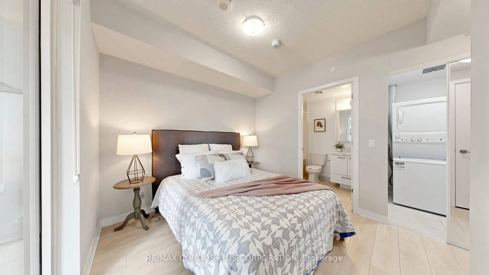 2221 Yonge Street #506