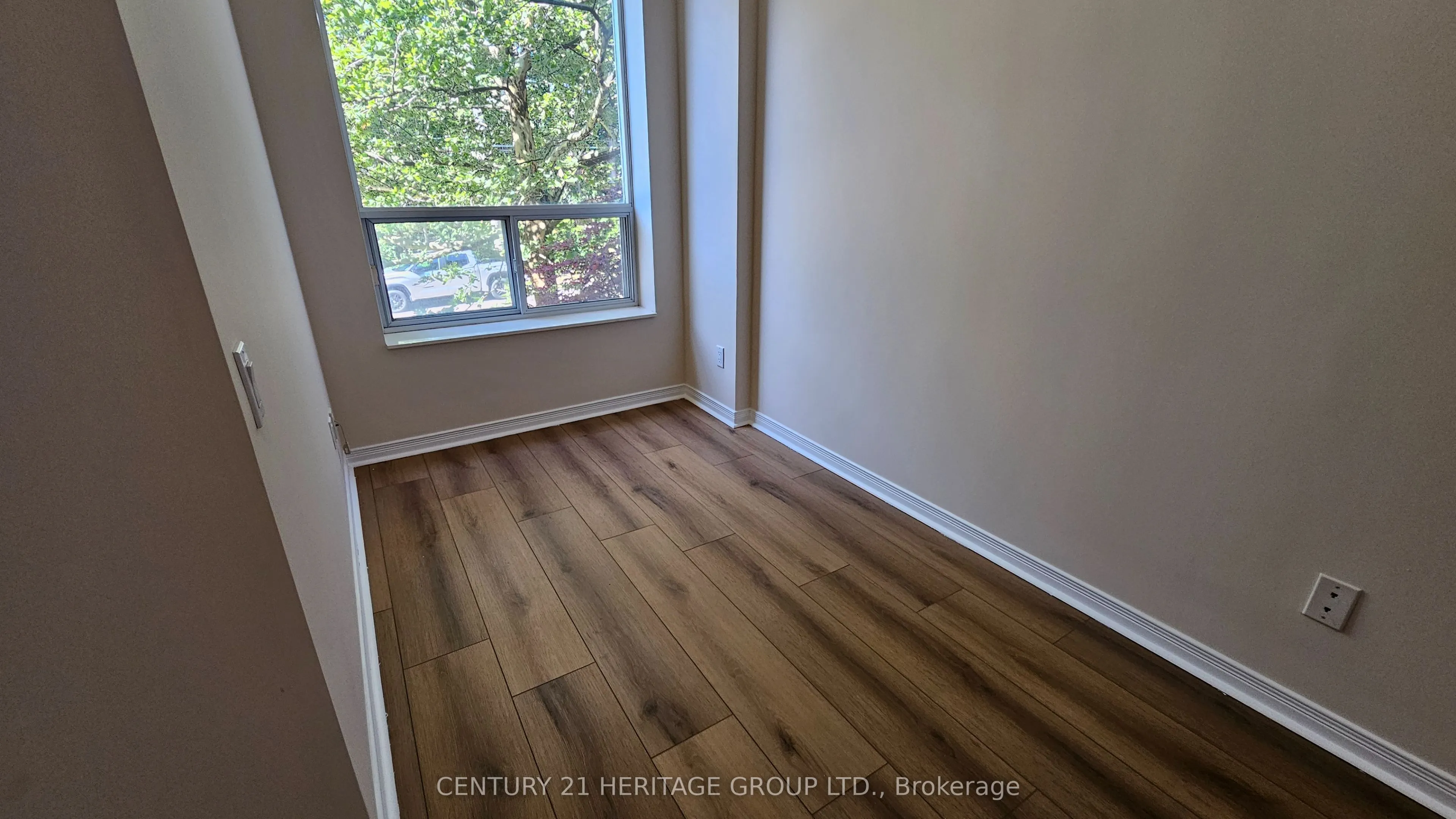 451 Rosewell Avenue #202