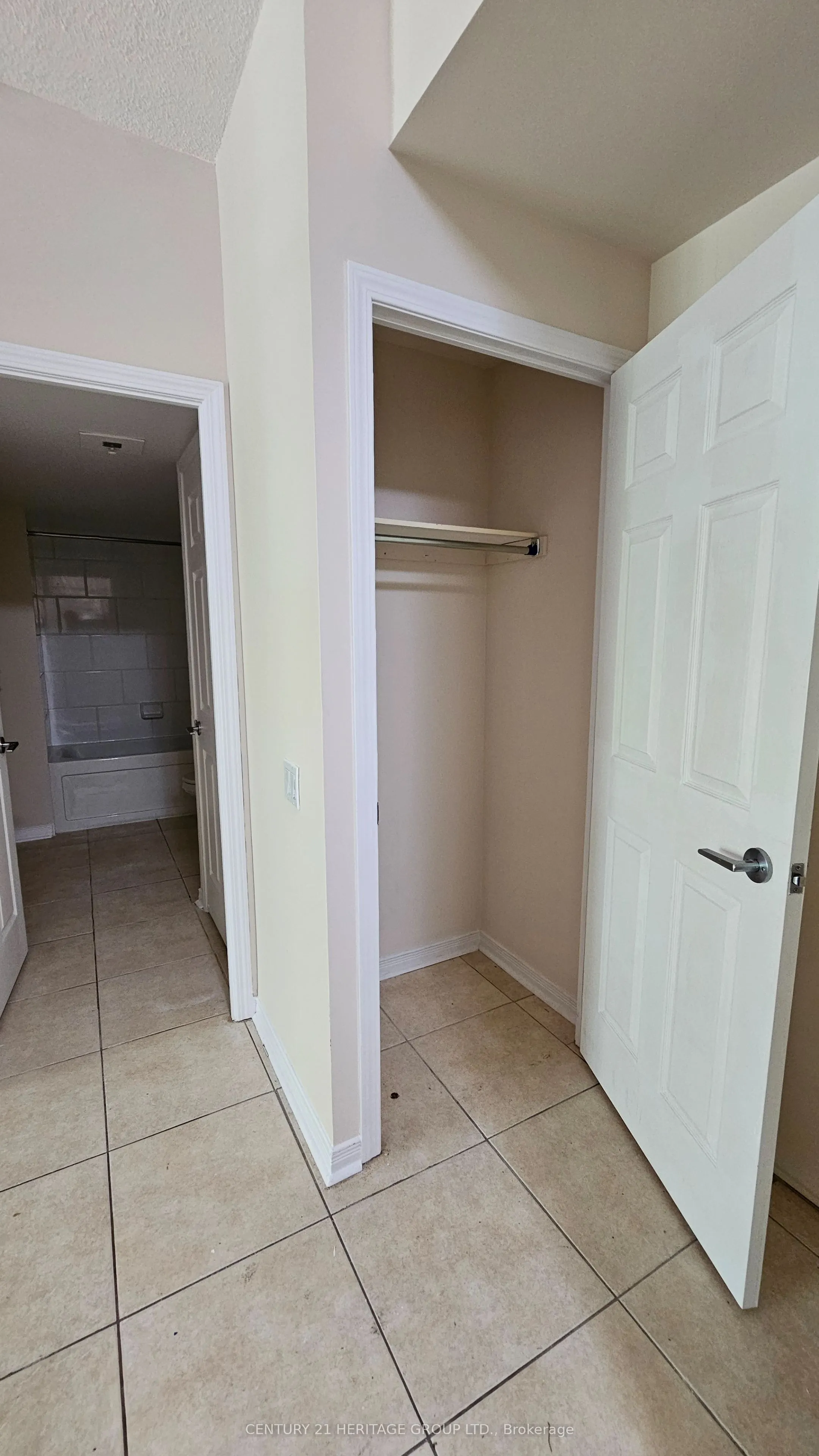 451 Rosewell Avenue #202