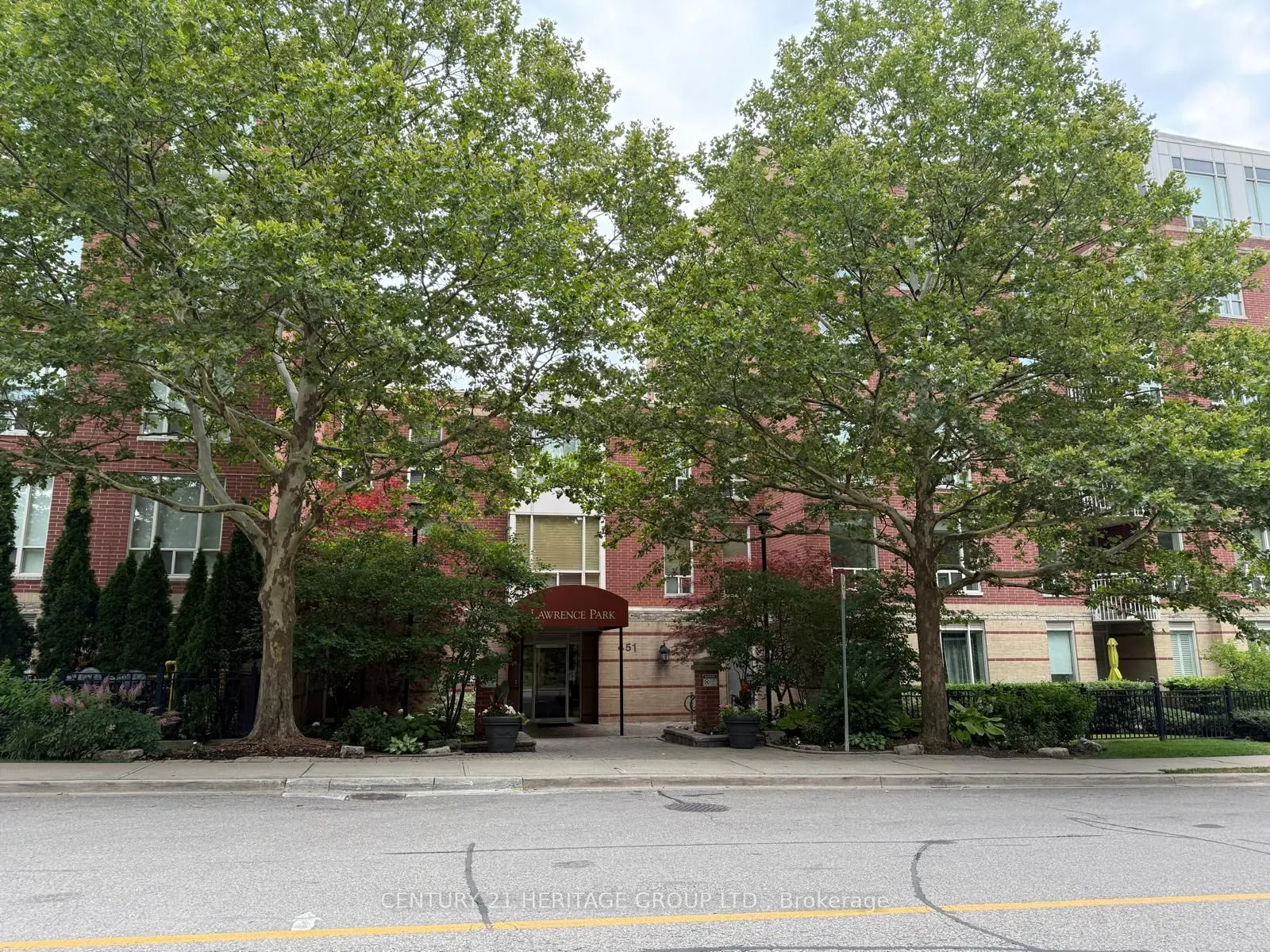 451 Rosewell Avenue #202