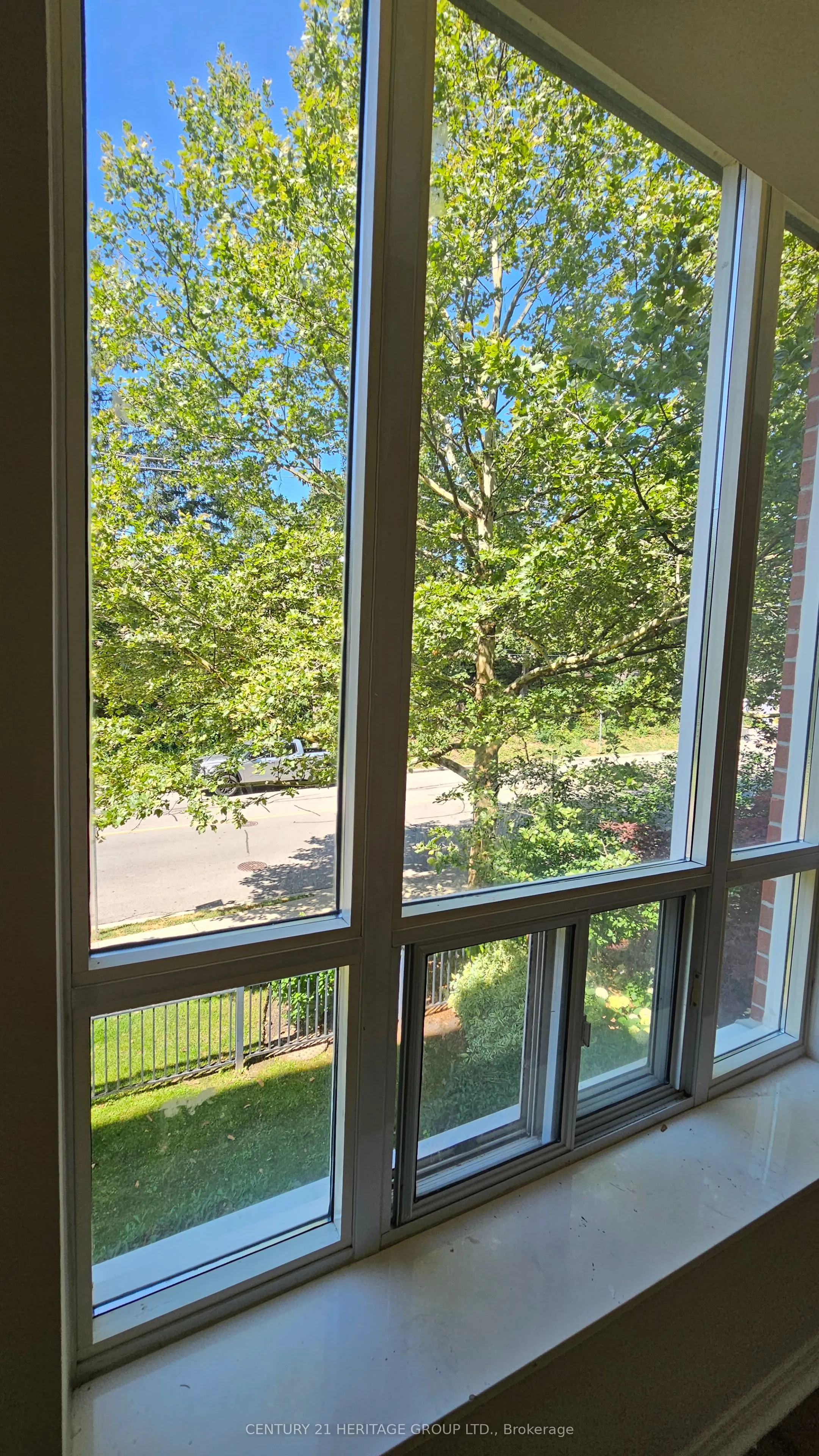 451 Rosewell Avenue #202