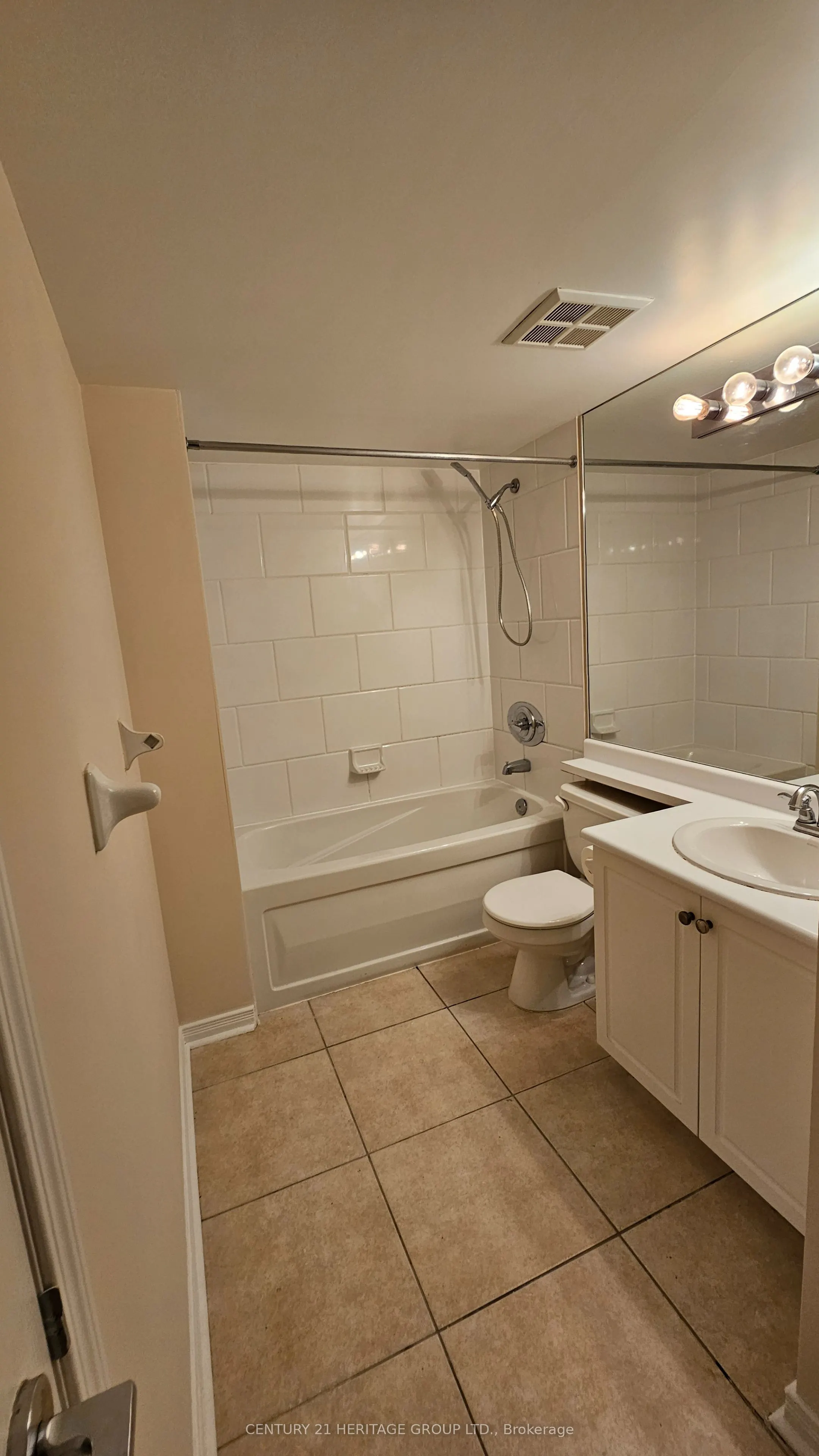 451 Rosewell Avenue #202