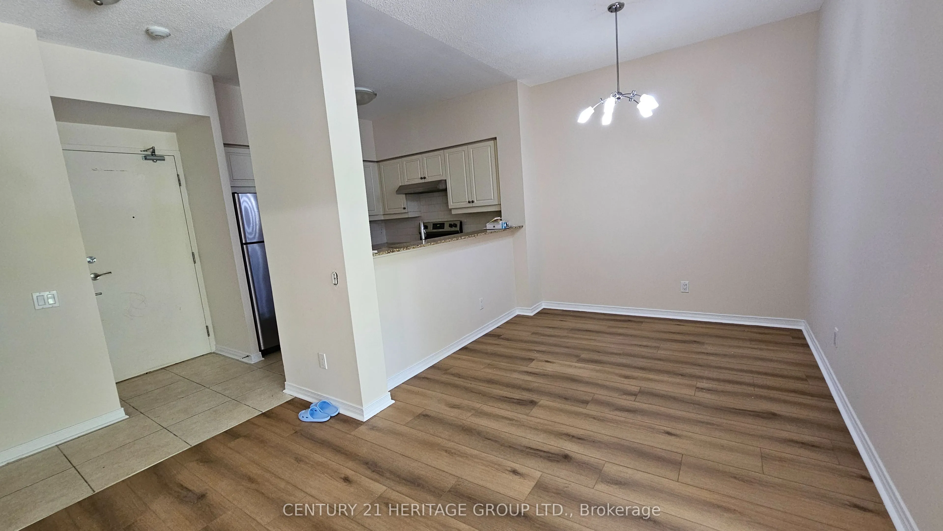 451 Rosewell Avenue #202