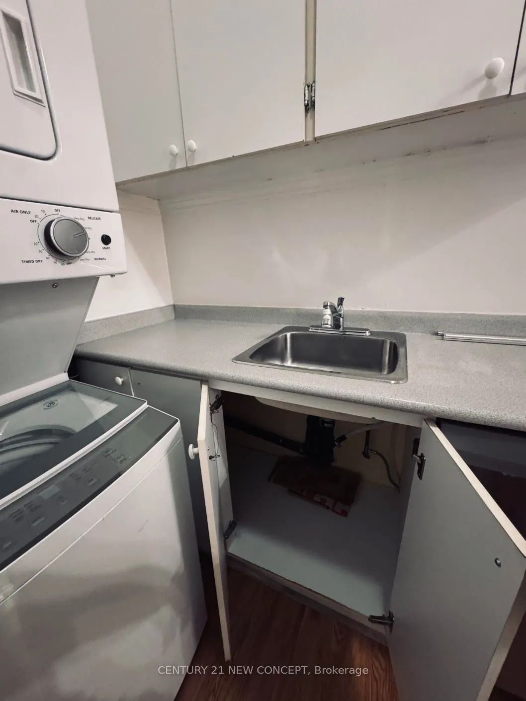 585 Parliament Street #Upper Level