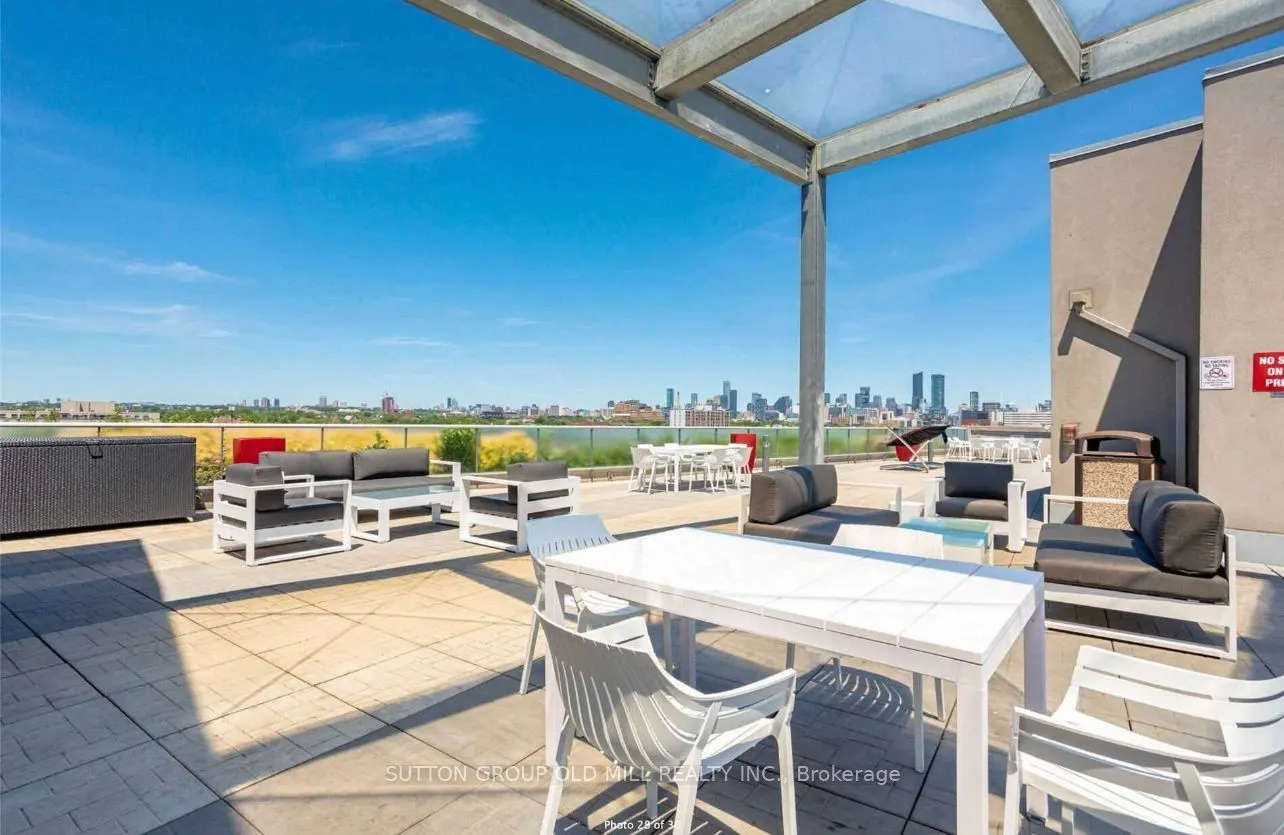 1005 King Street W #201