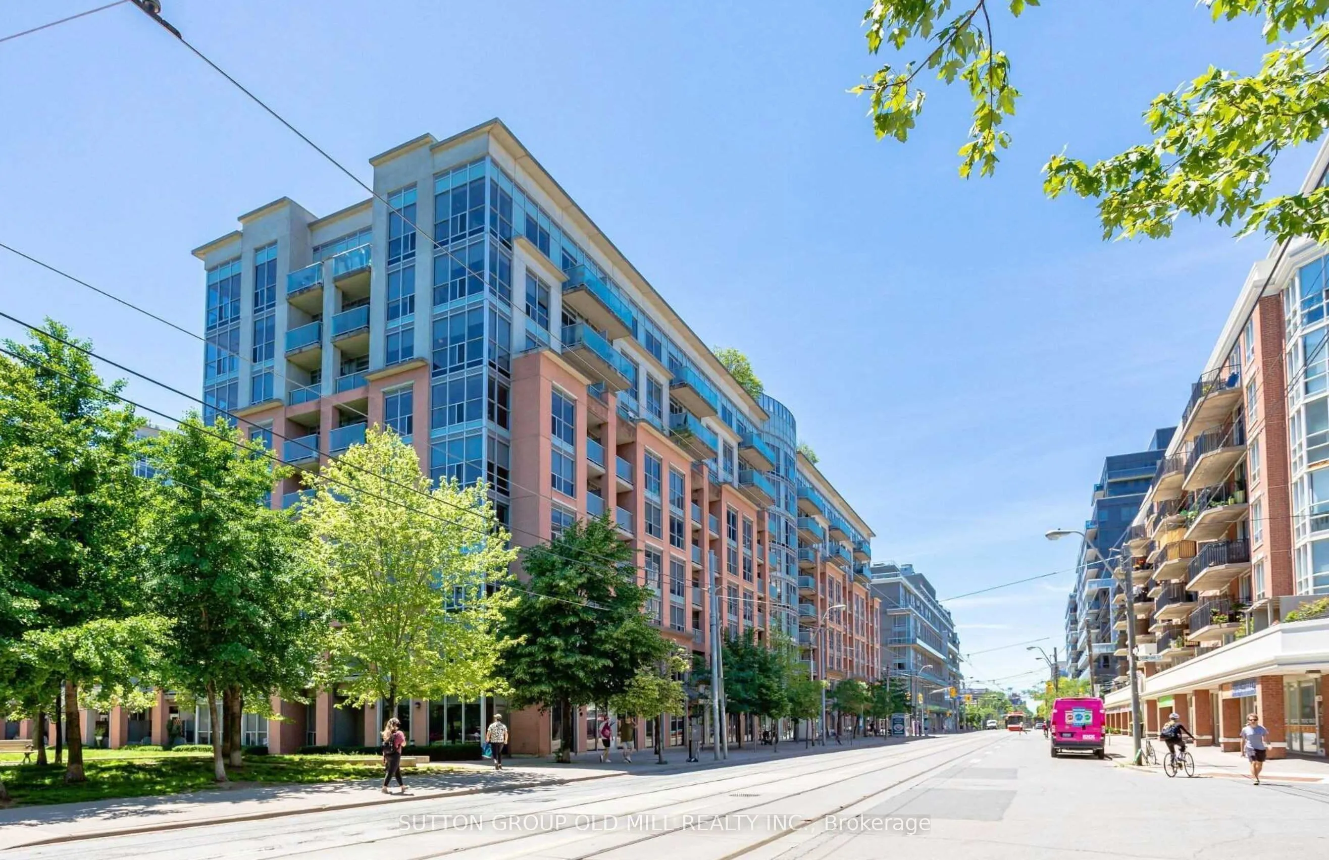 1005 King Street W #201