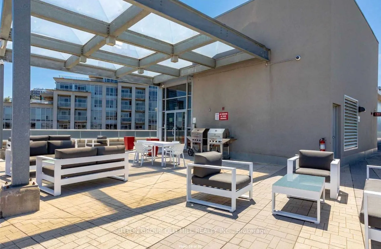 1005 King Street W #201