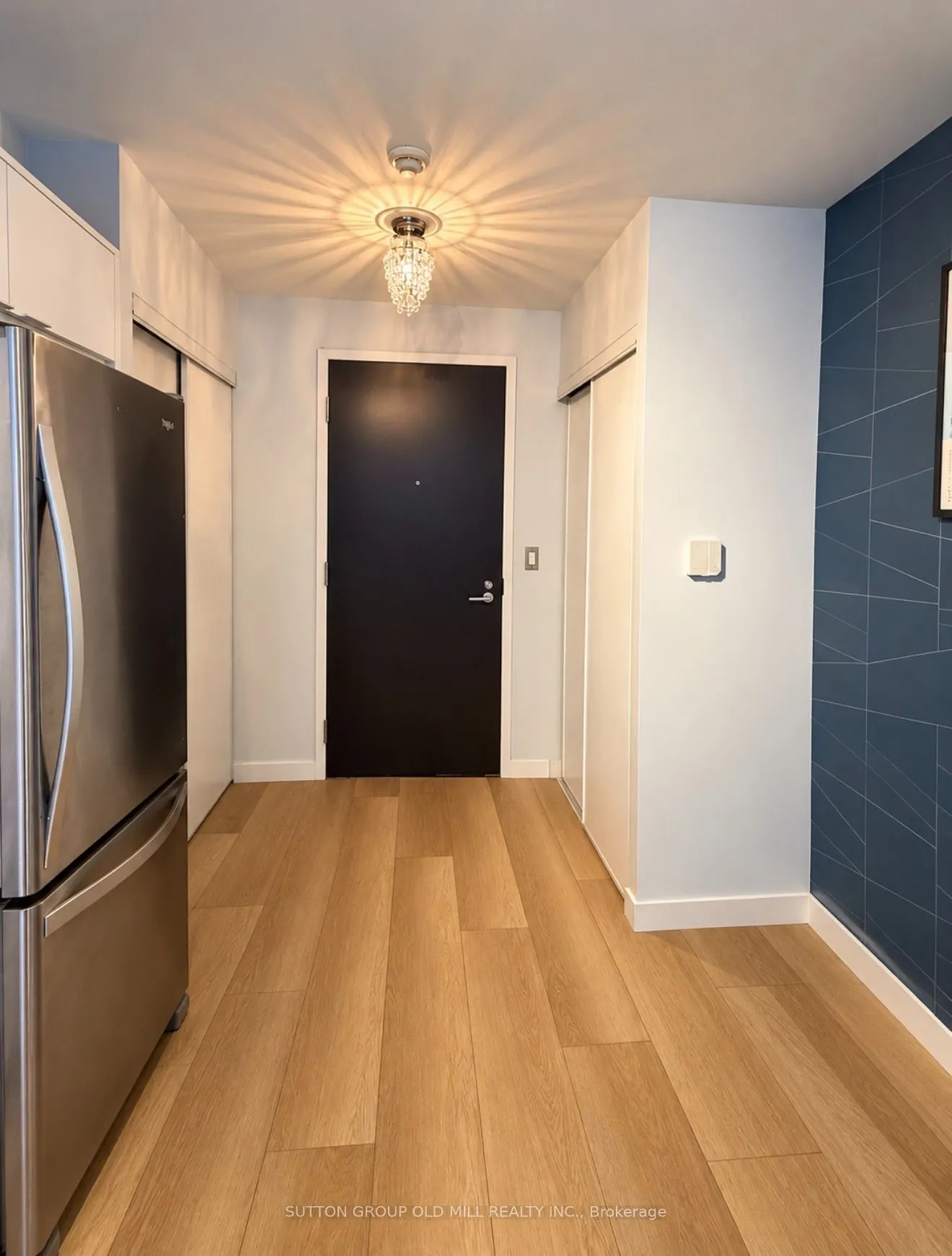 1005 King Street W #201