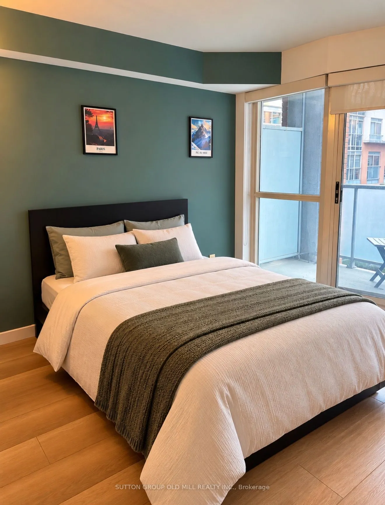 1005 King Street W #201