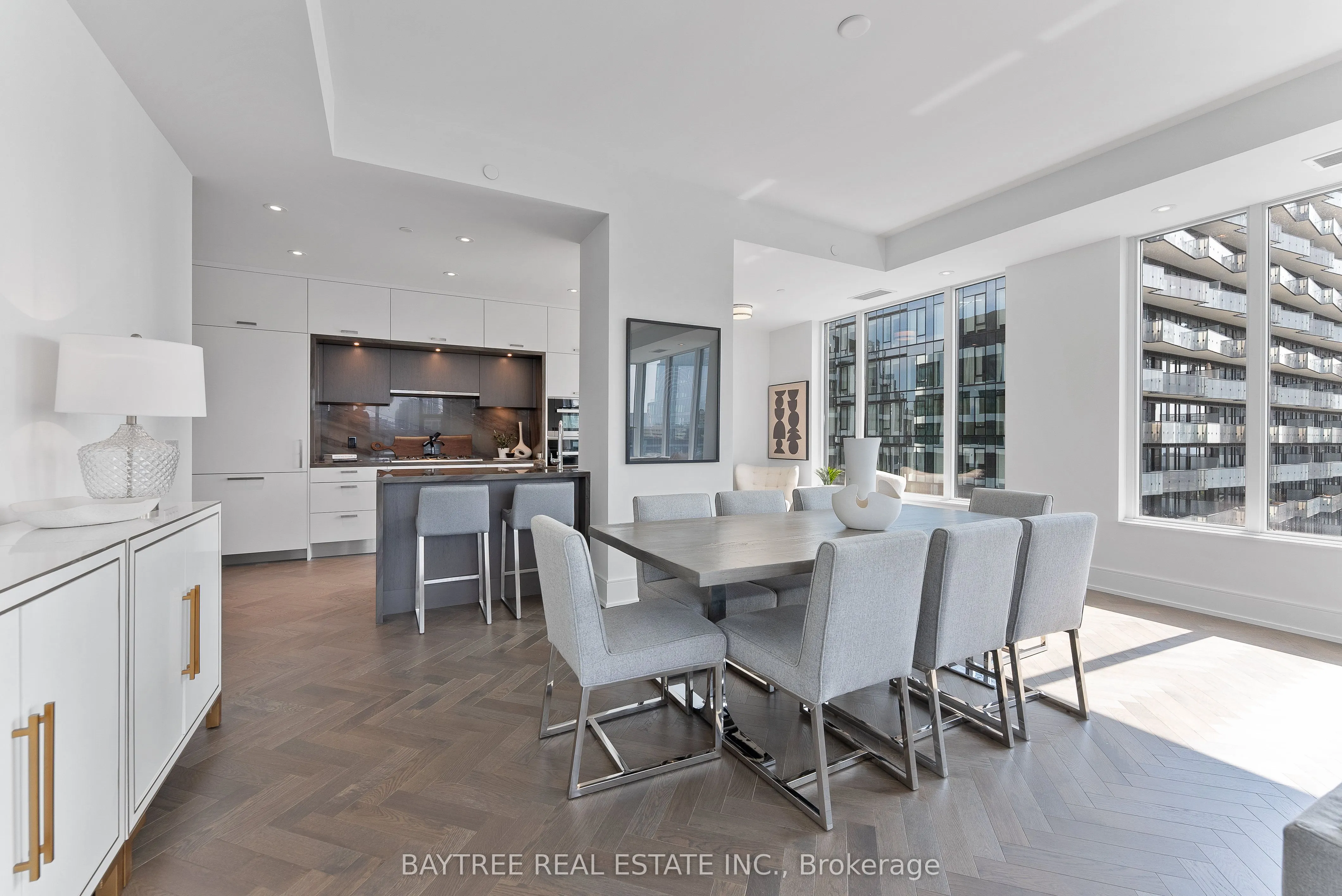 455 Wellington Street W #1108