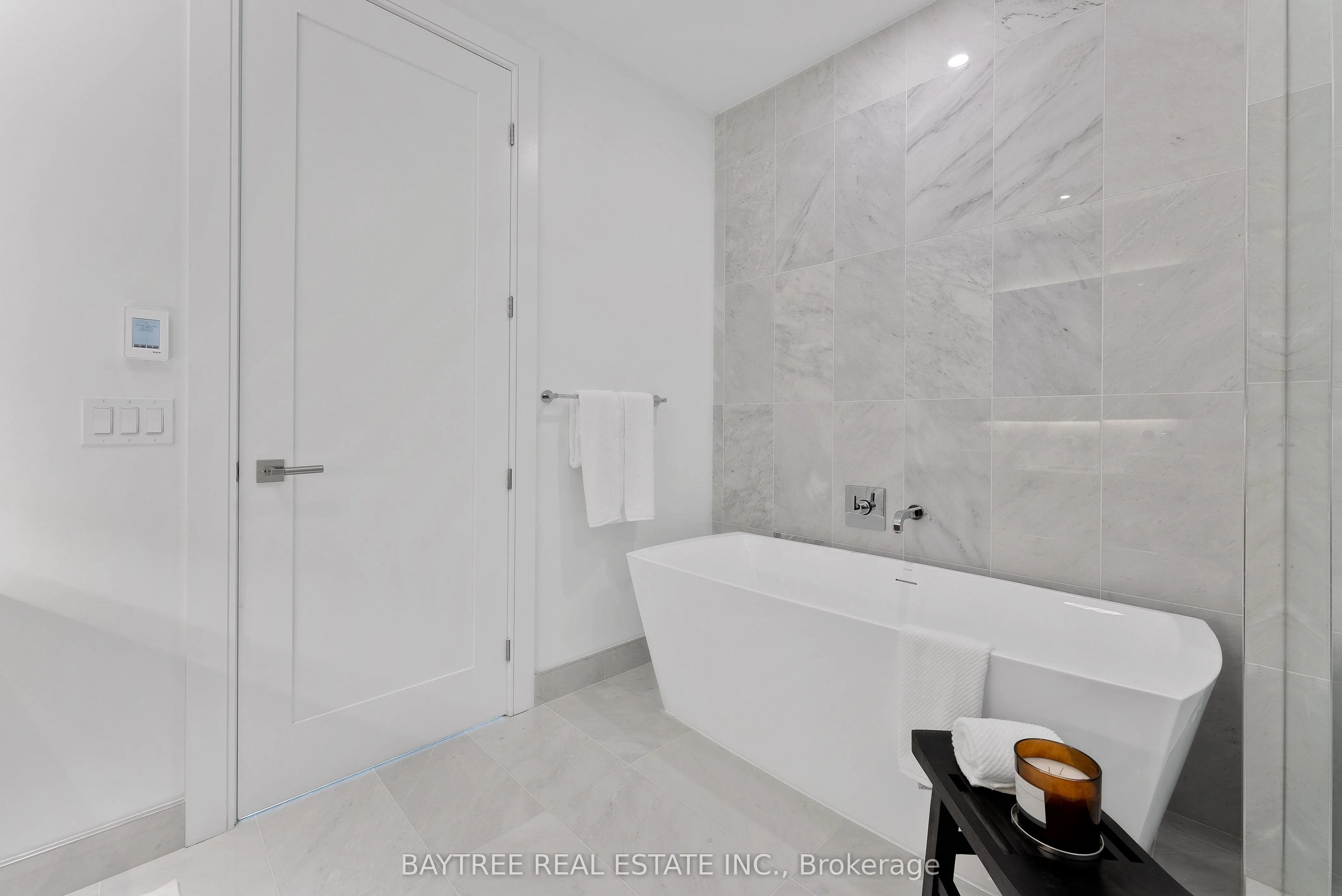 455 Wellington Street W #1108
