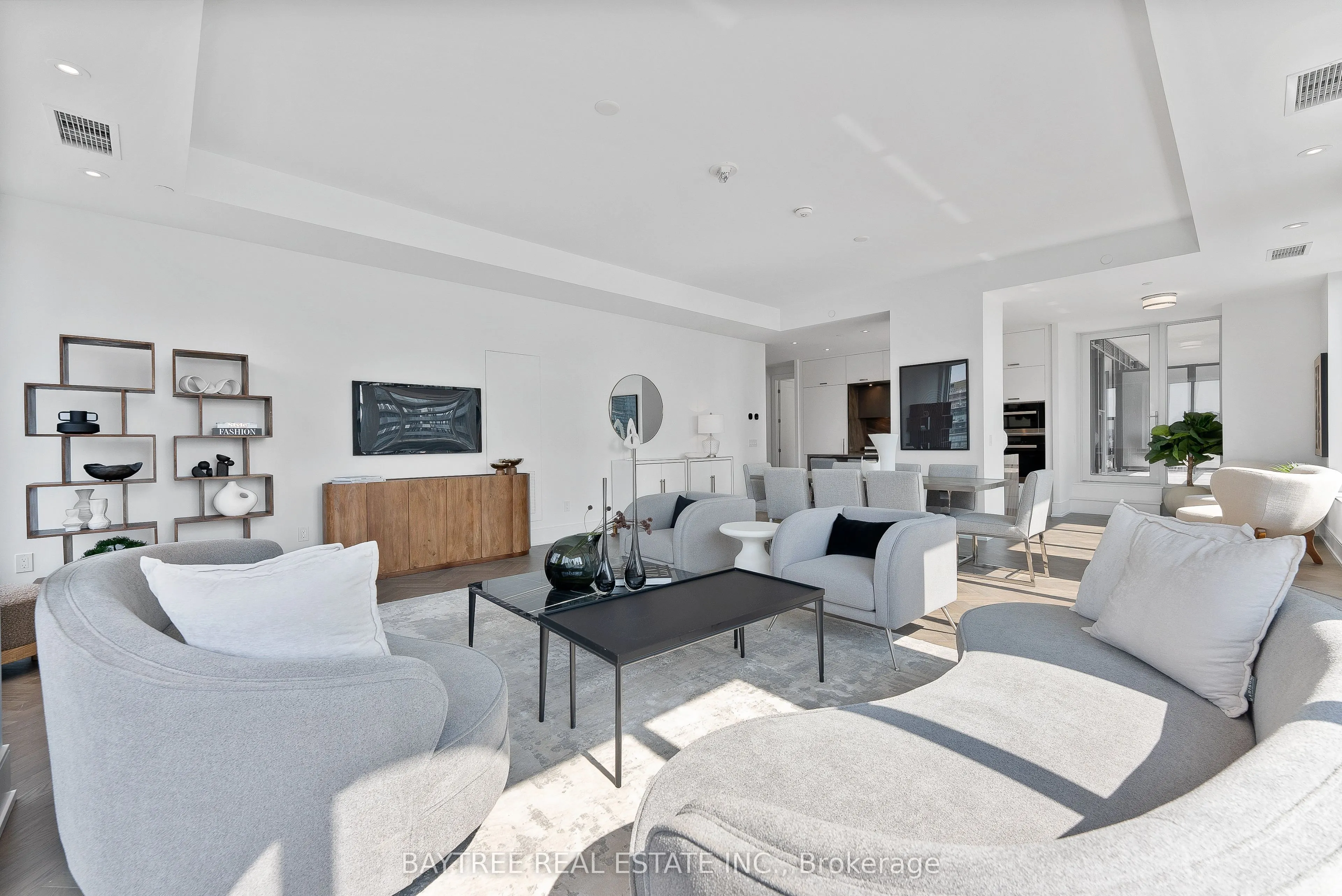 455 Wellington Street W #1108