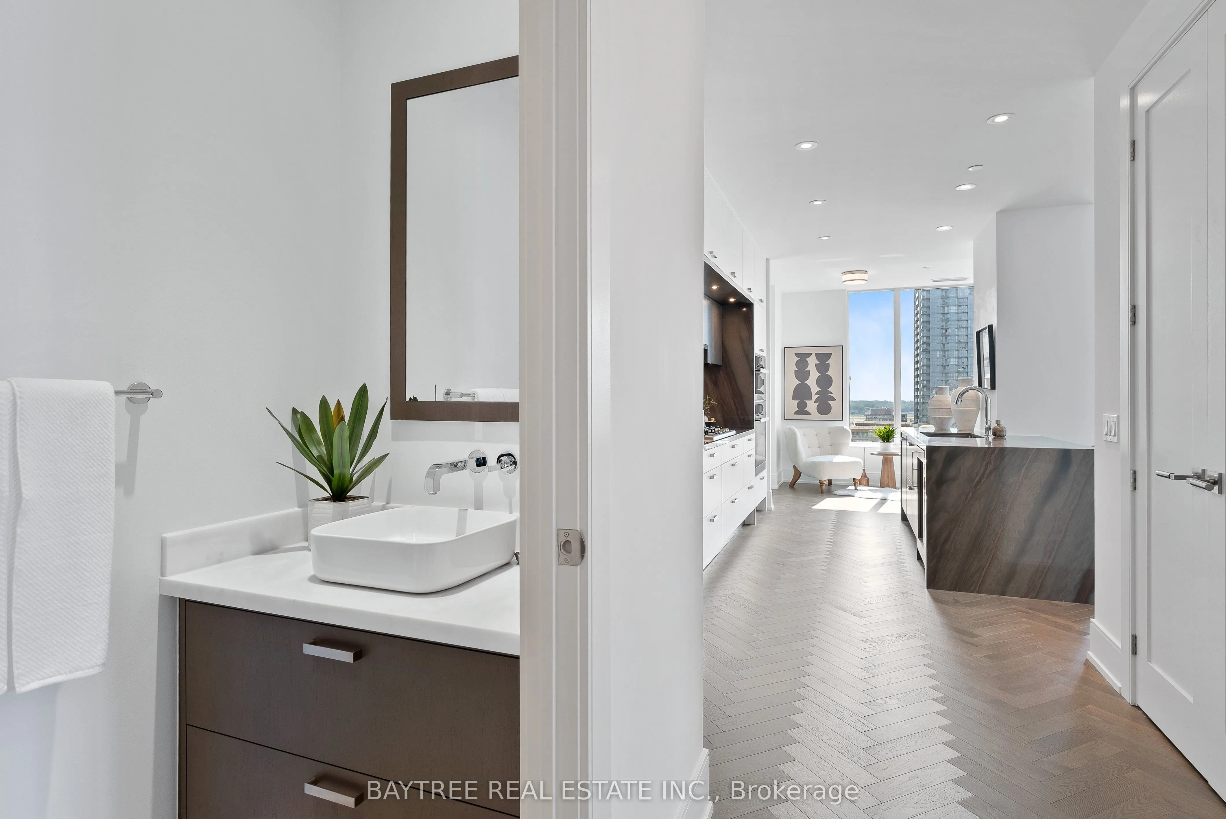 455 Wellington Street W #1108