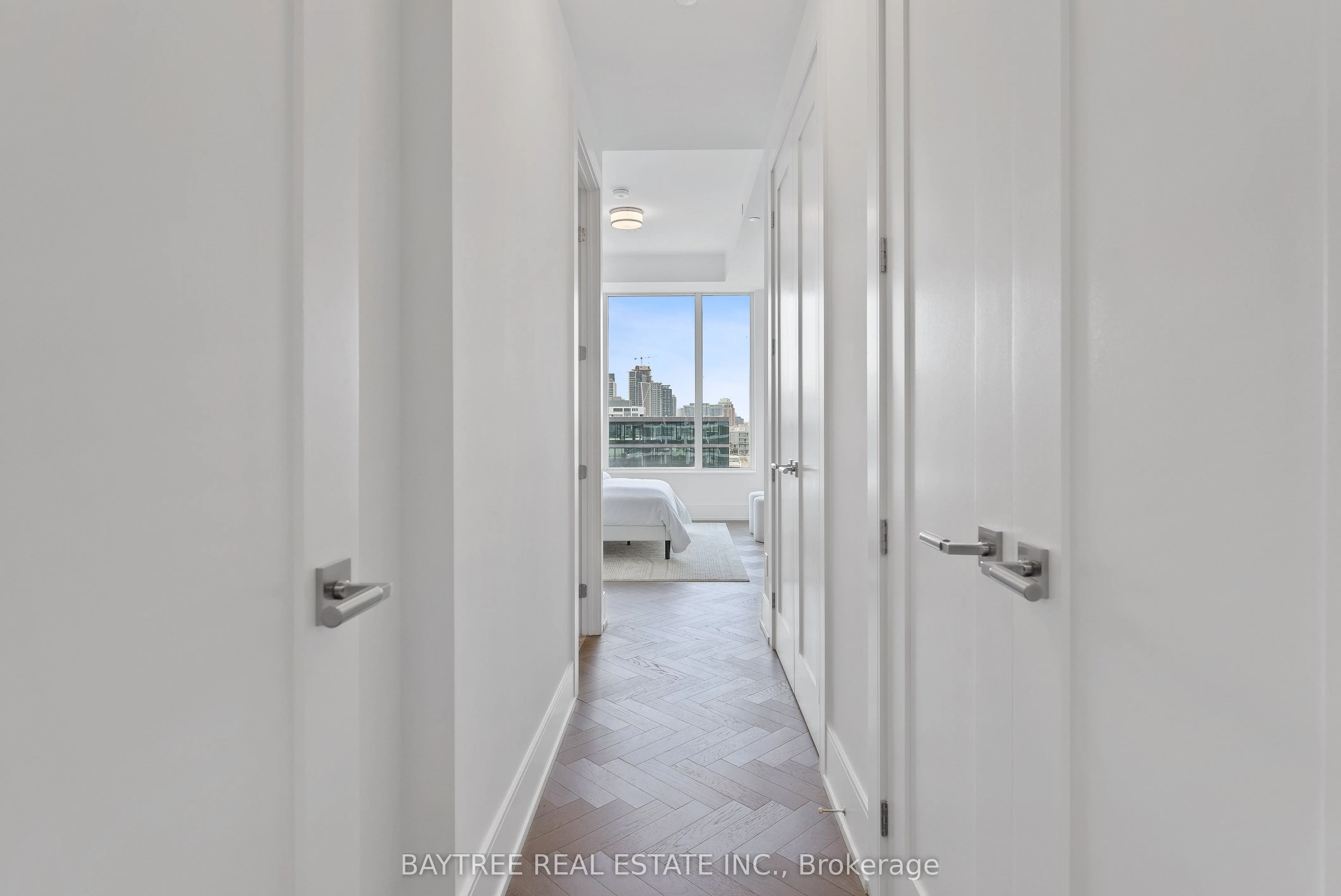 455 Wellington Street W #1108