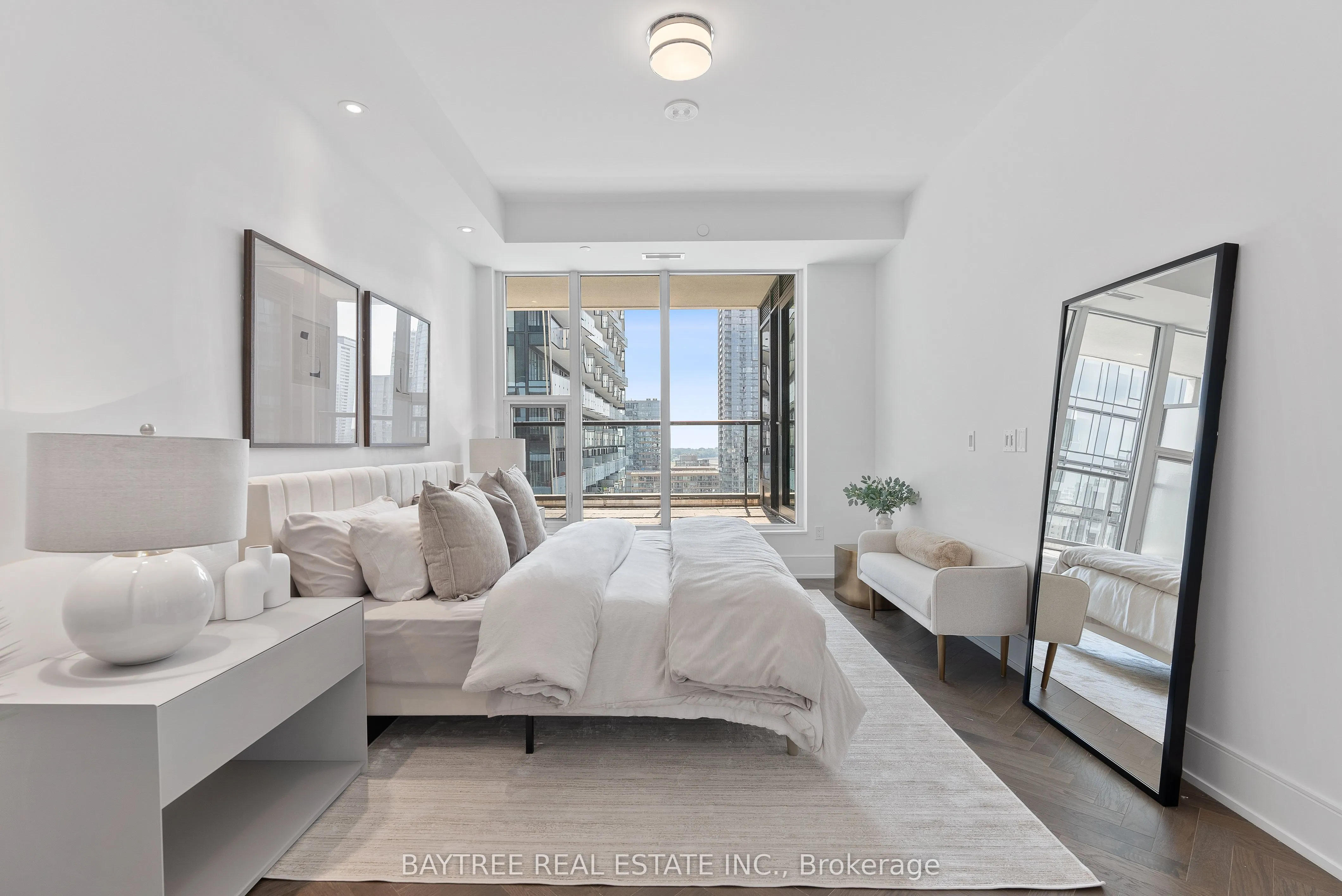 455 Wellington Street W #1108