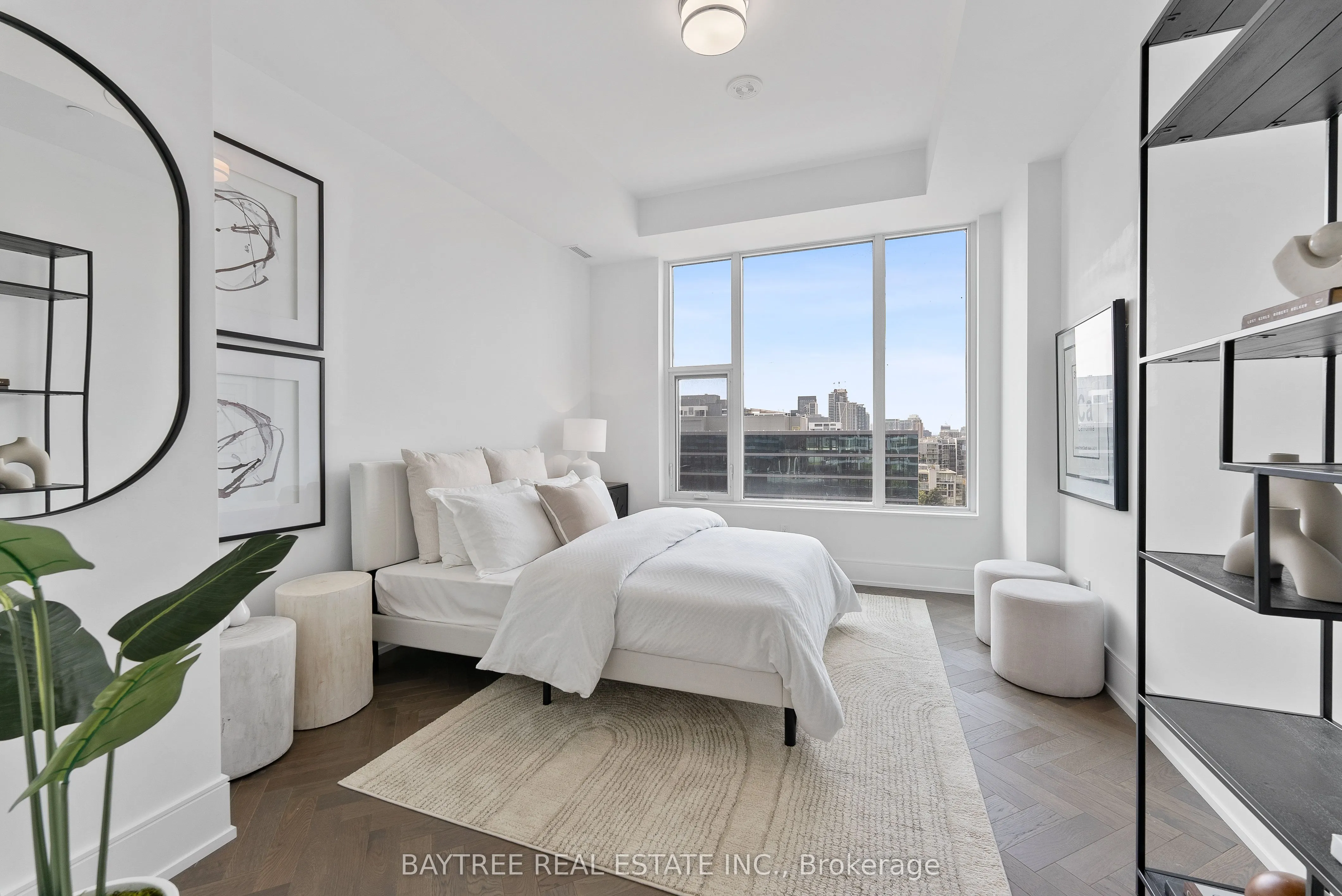 455 Wellington Street W #1108