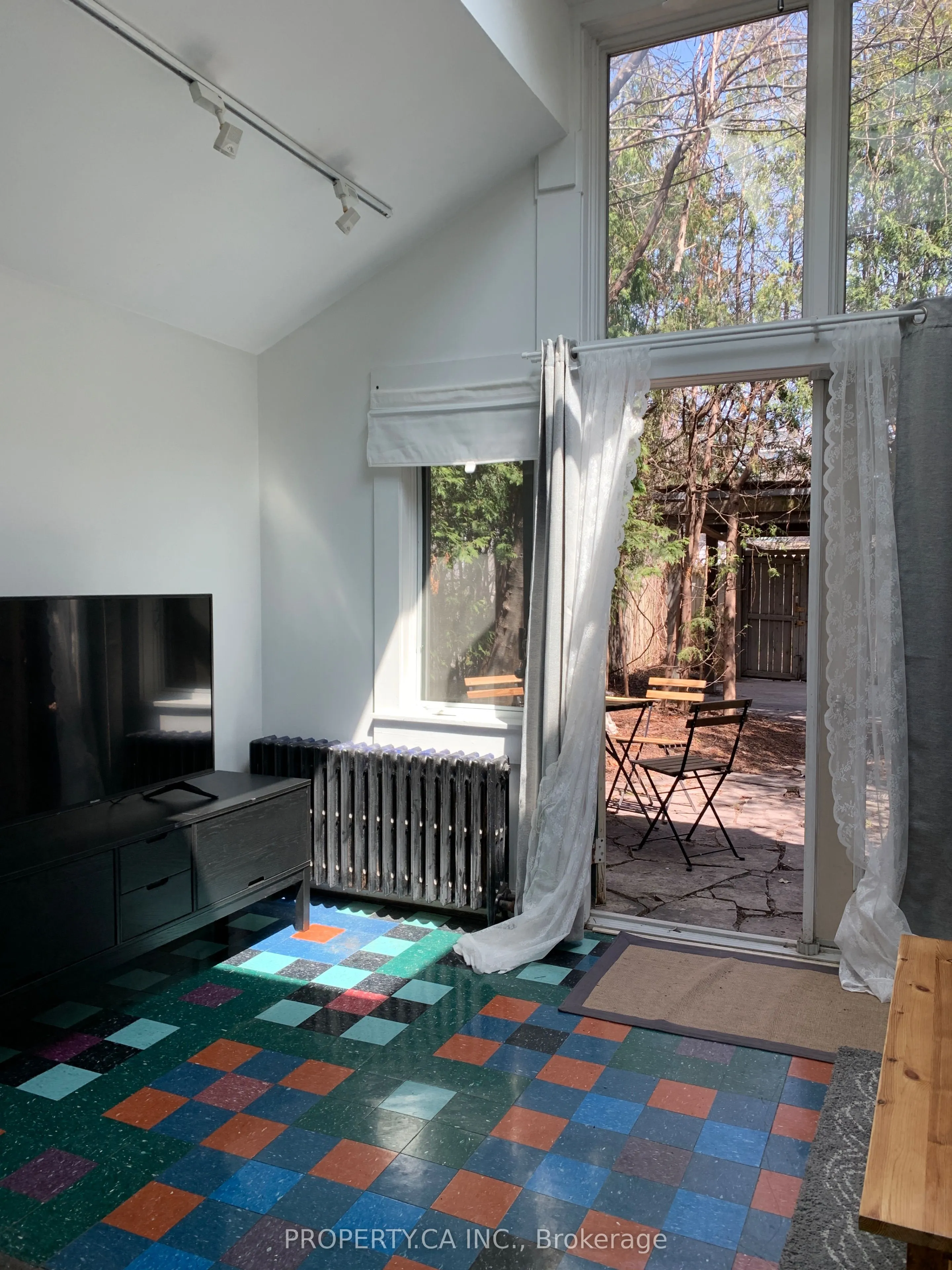 29 Lippincott Street