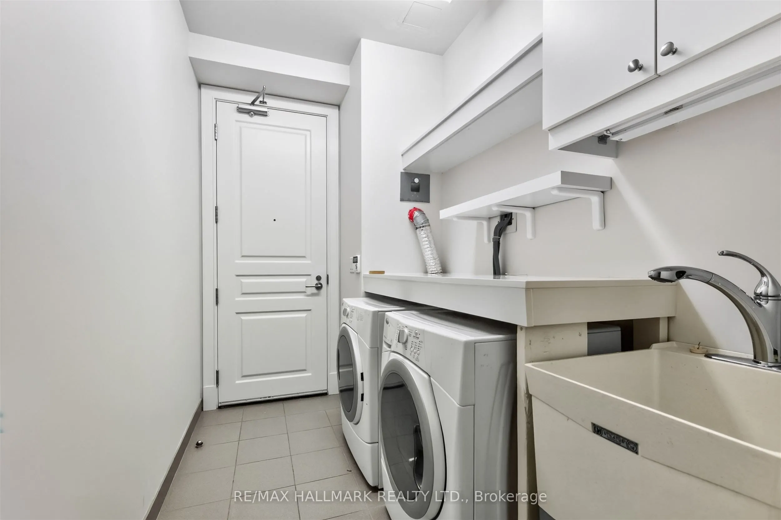 183 Wellington Street W #2306