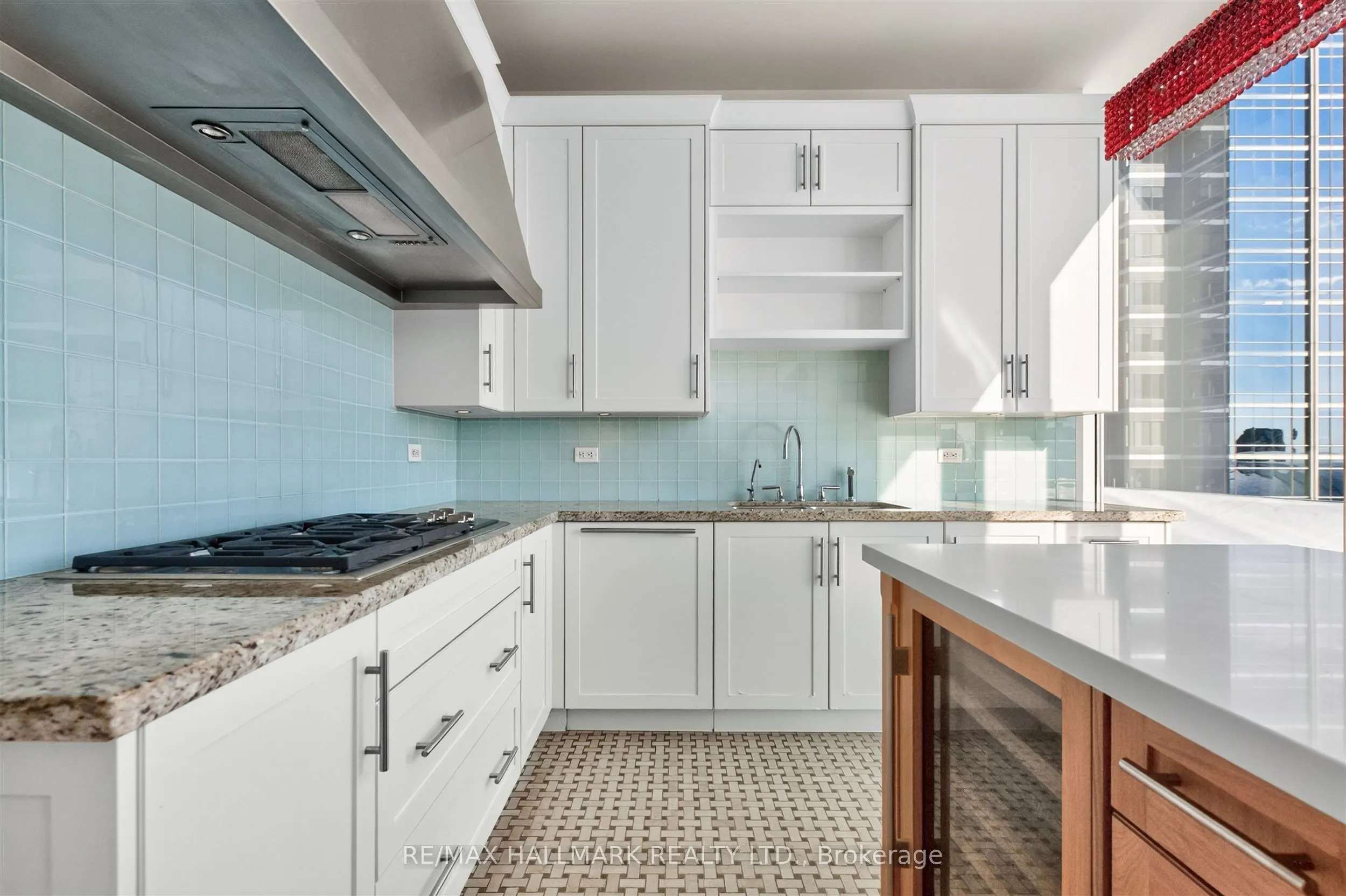 183 Wellington Street W #2306
