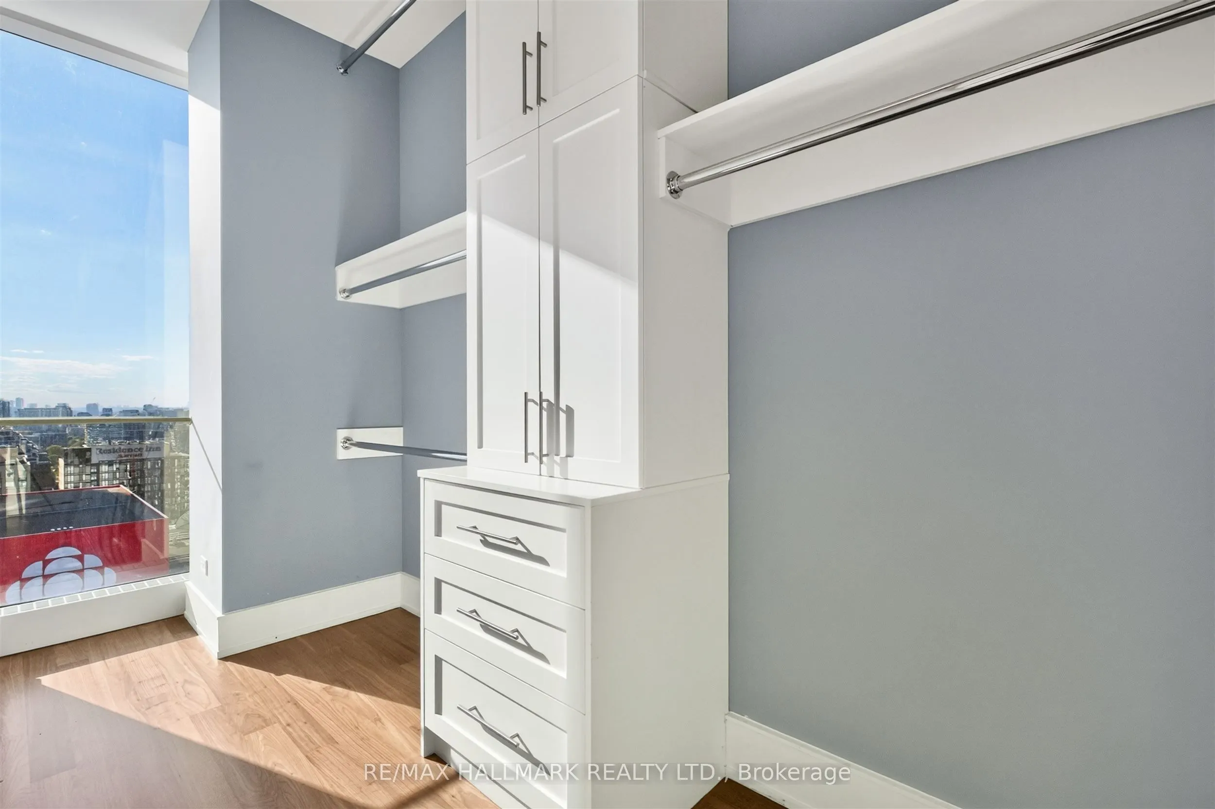 183 Wellington Street W #2306