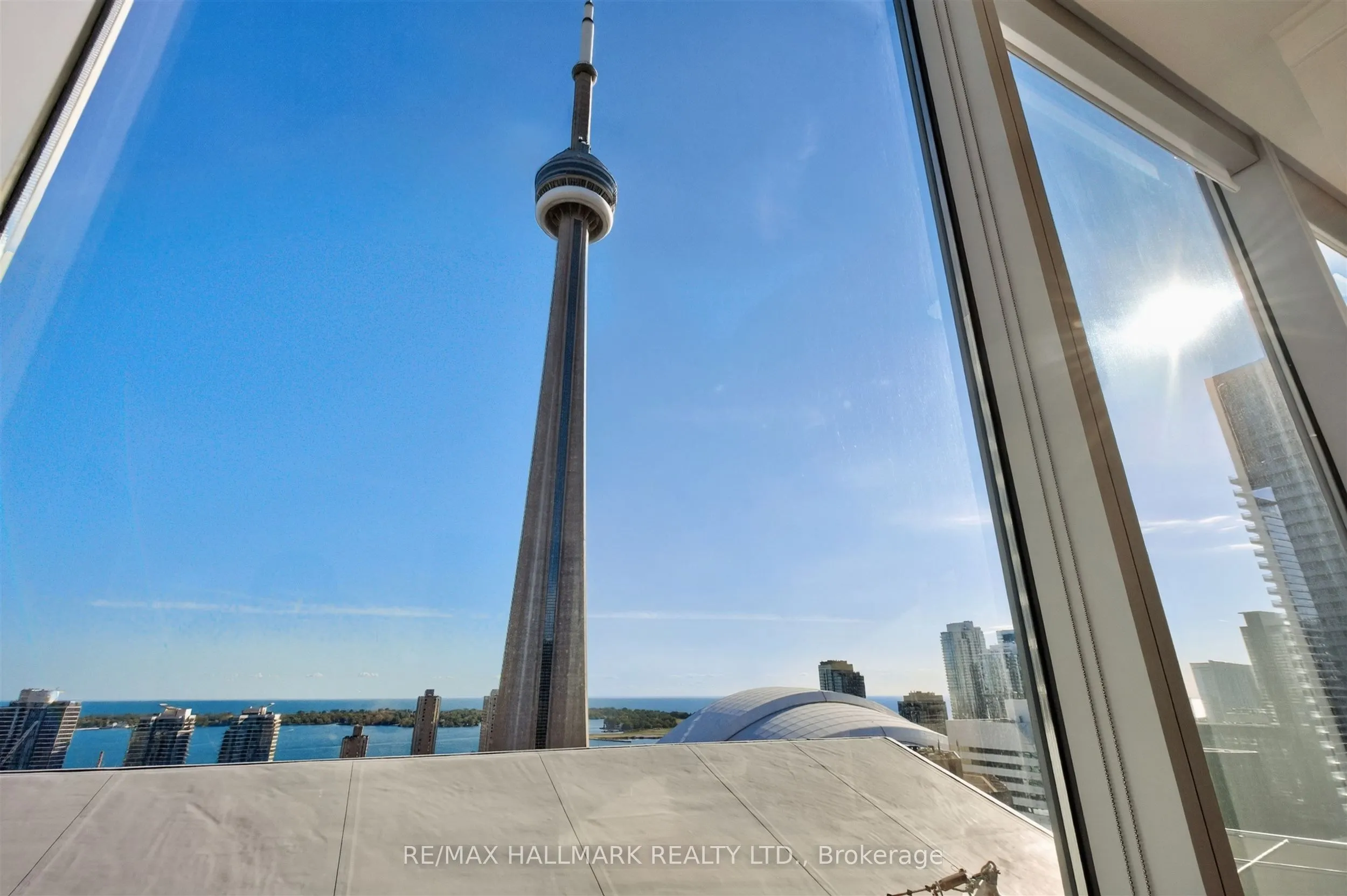 183 Wellington Street W #2306