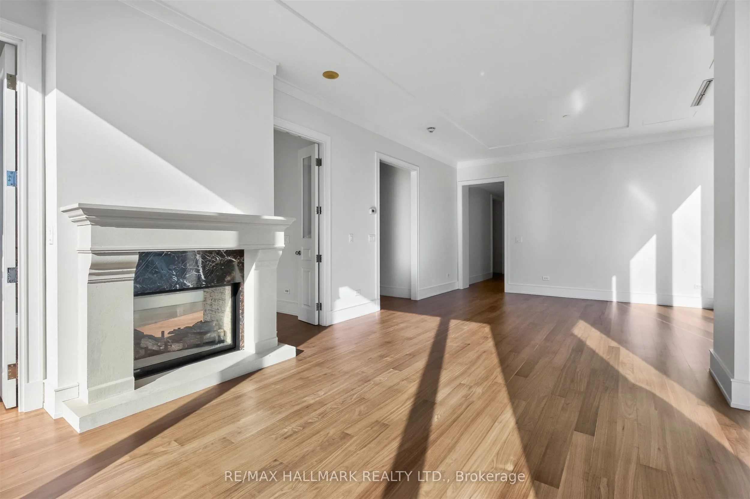 183 Wellington Street W #2306