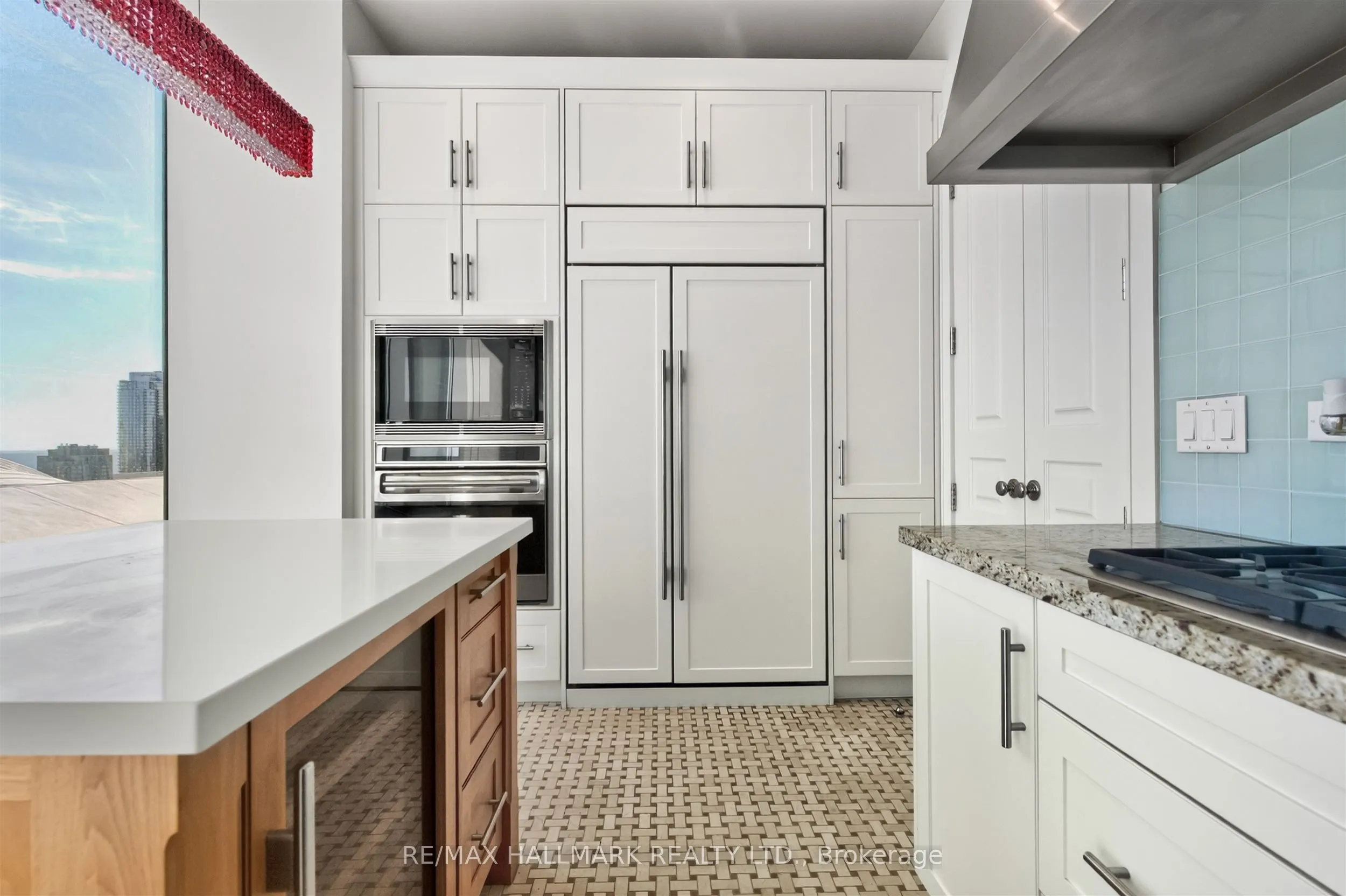 183 Wellington Street W #2306