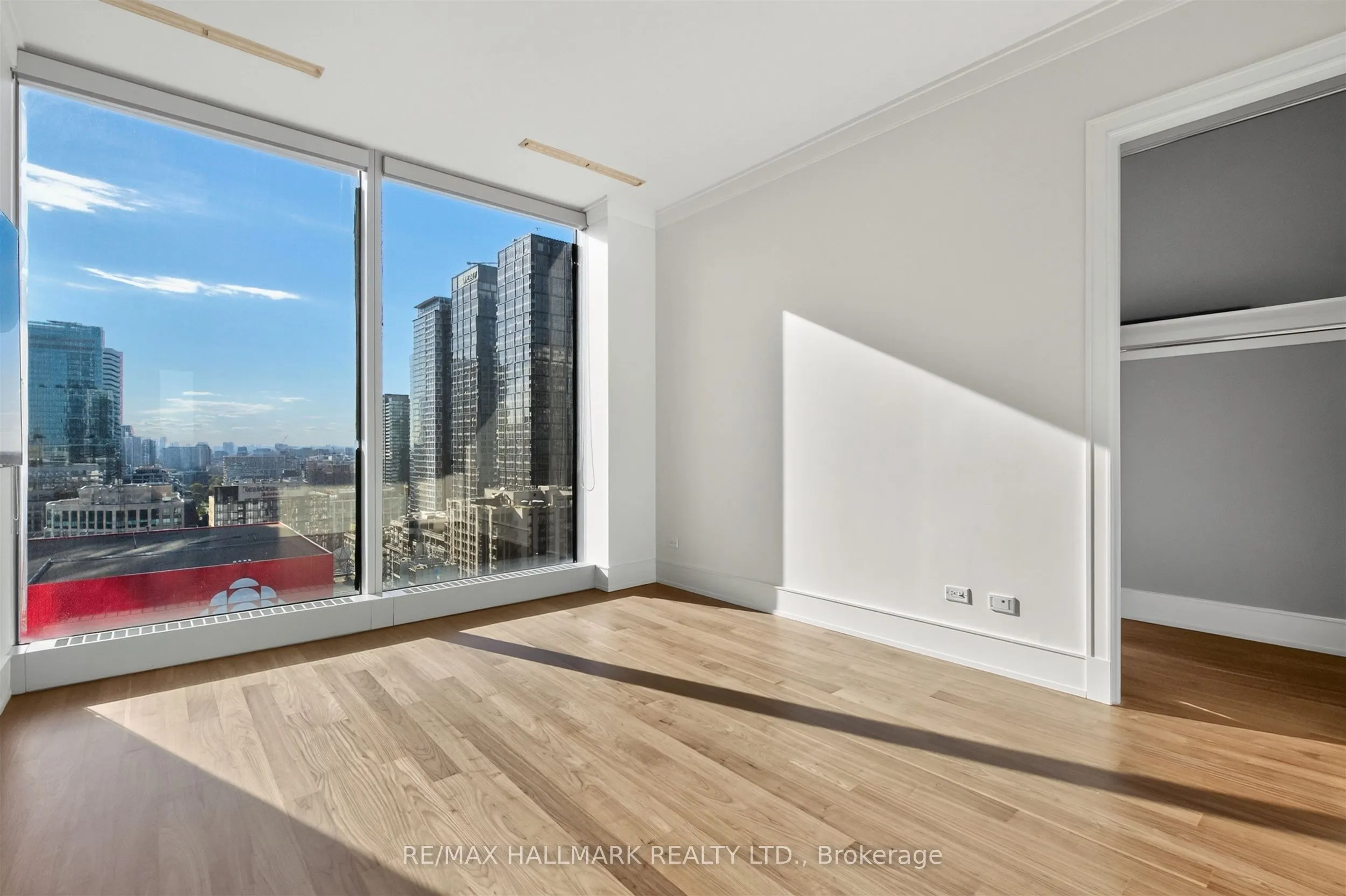 183 Wellington Street W #2306