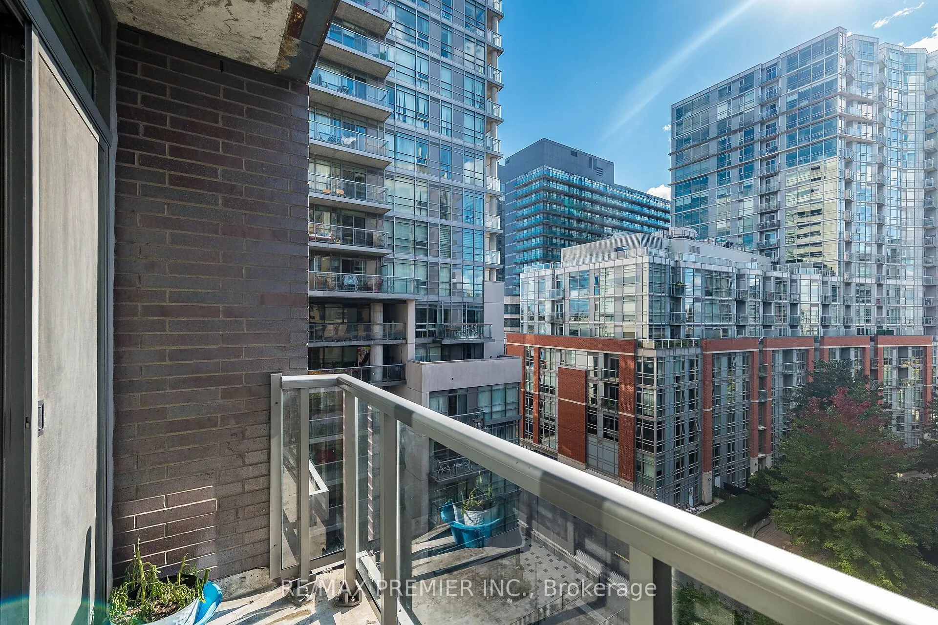 68 Abell Street #808