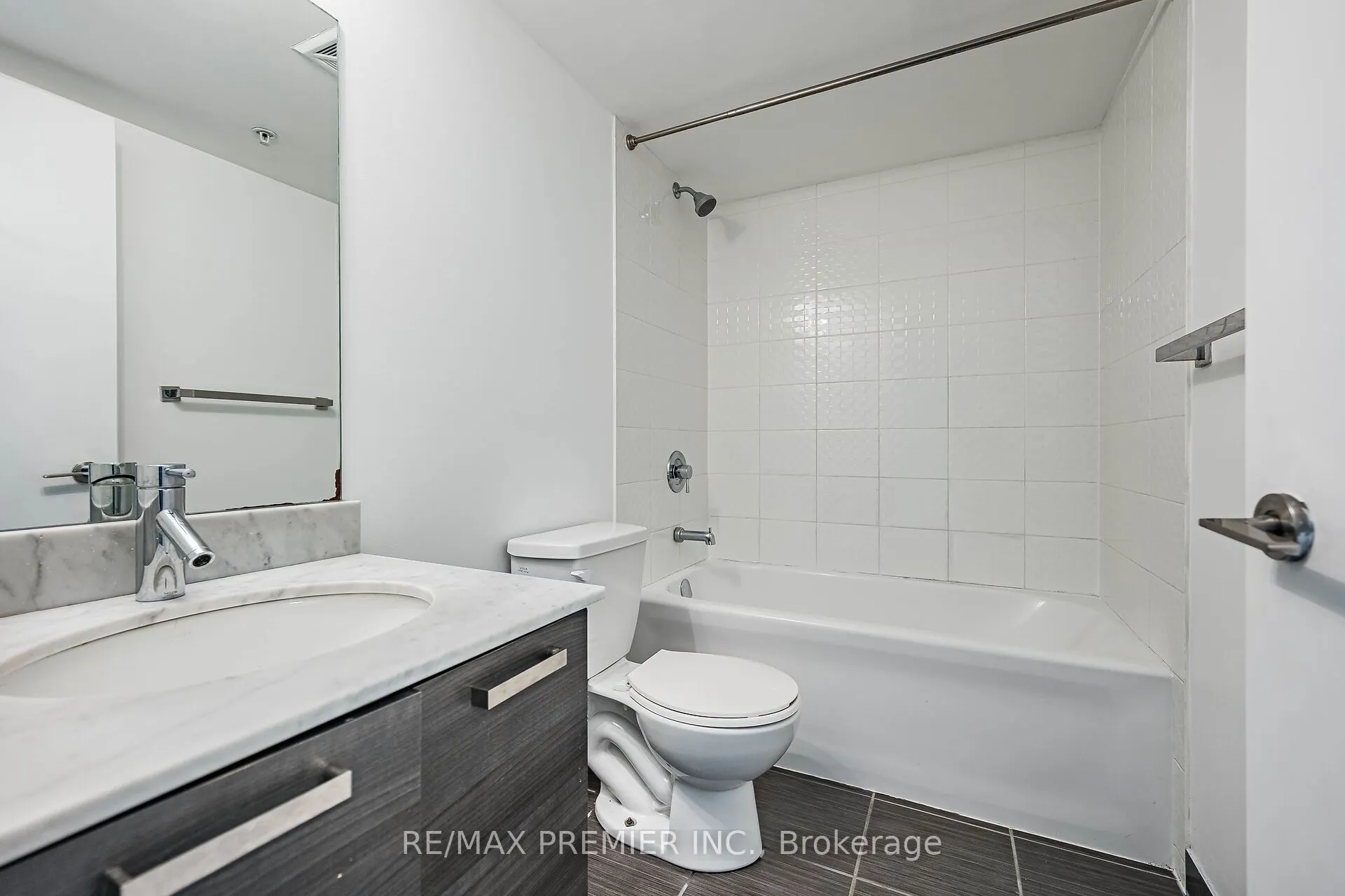 68 Abell Street #808