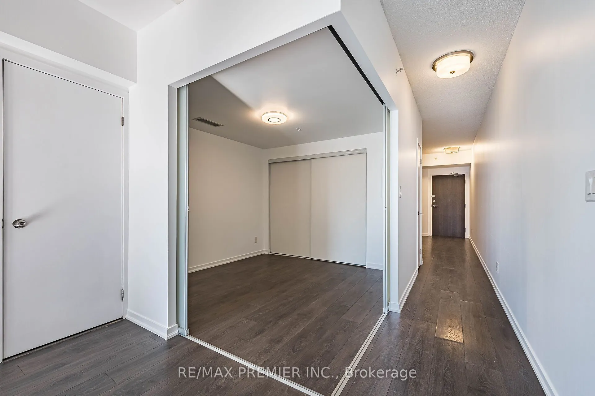 68 Abell Street #808