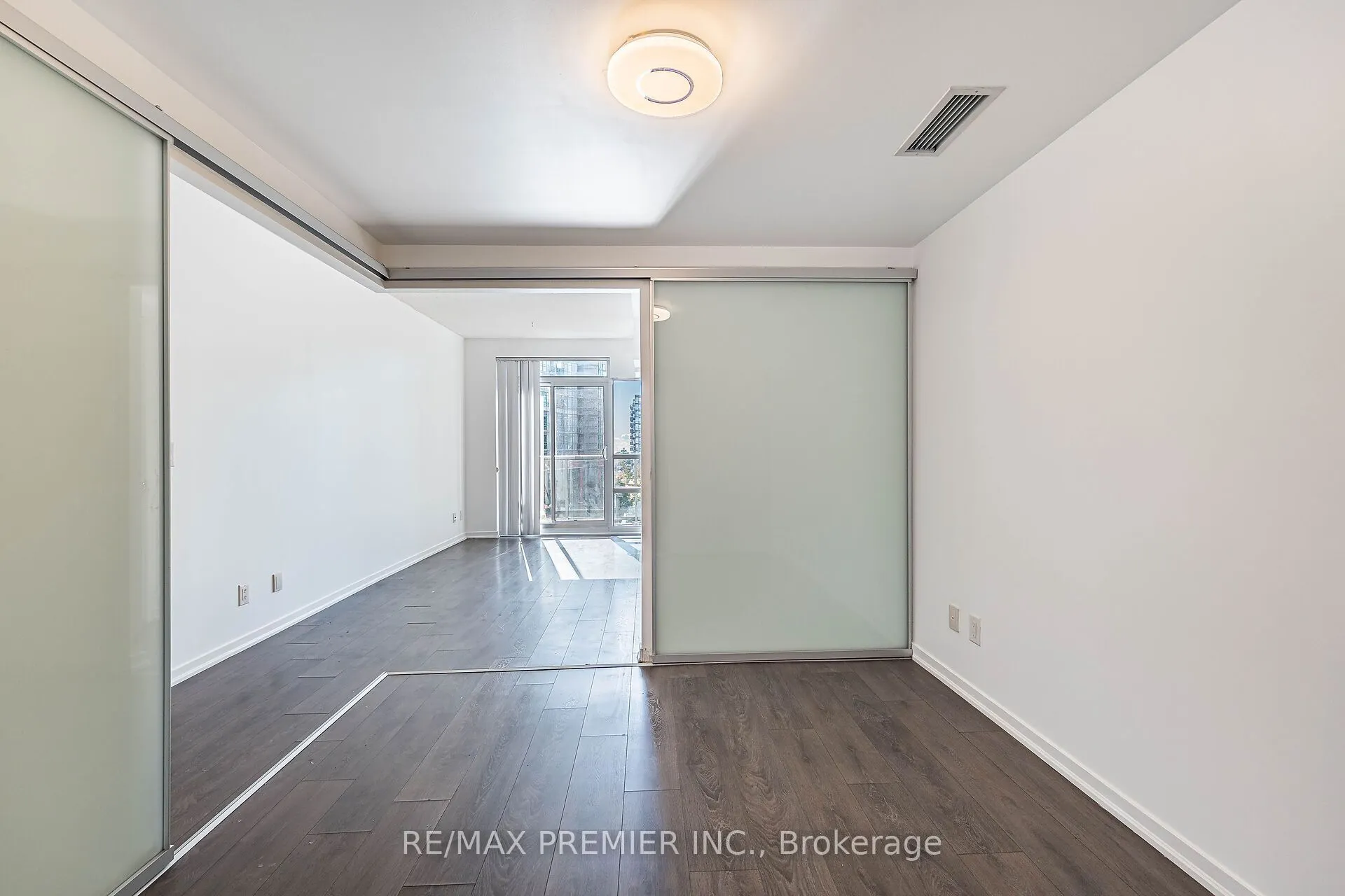 68 Abell Street #808
