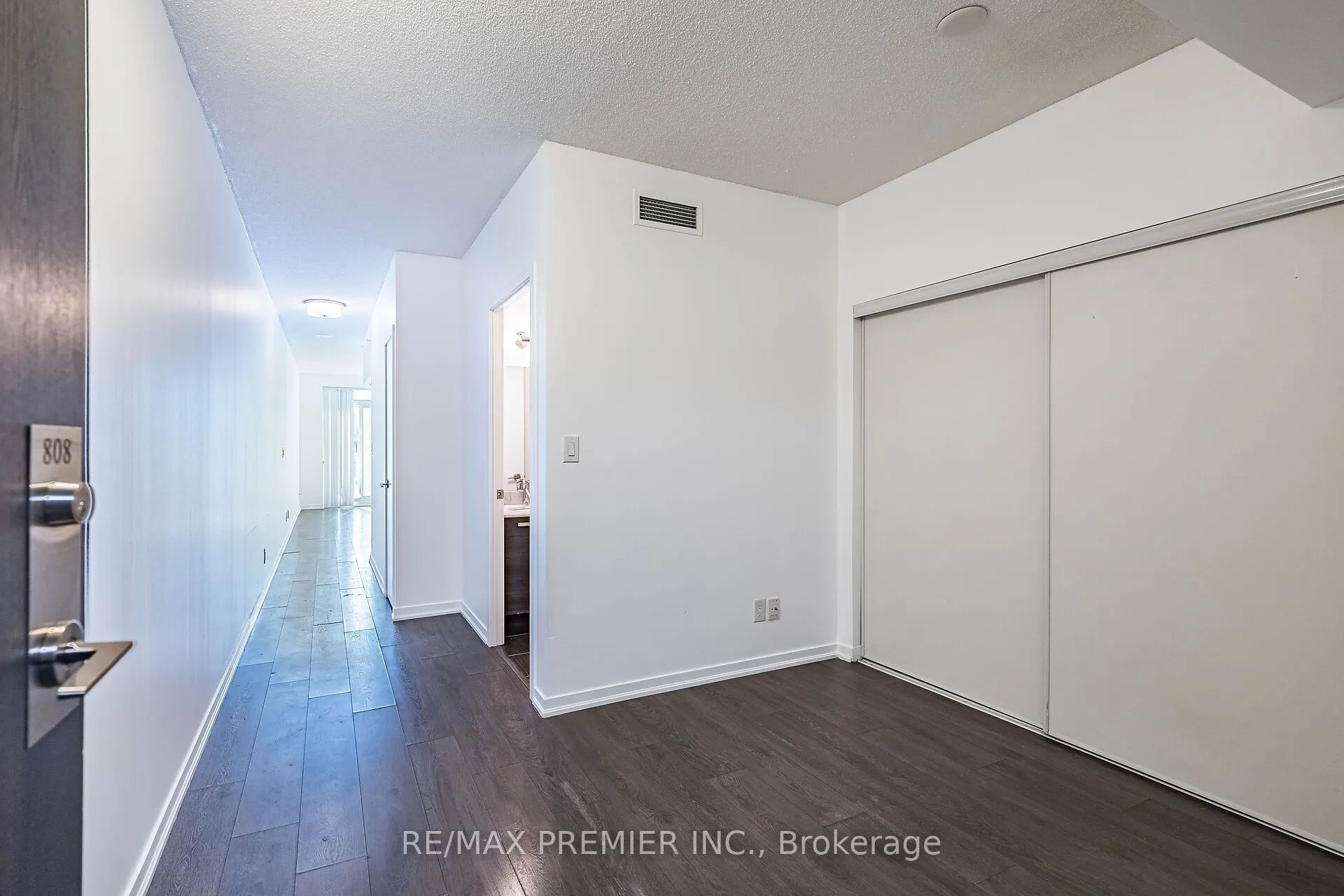 68 Abell Street #808