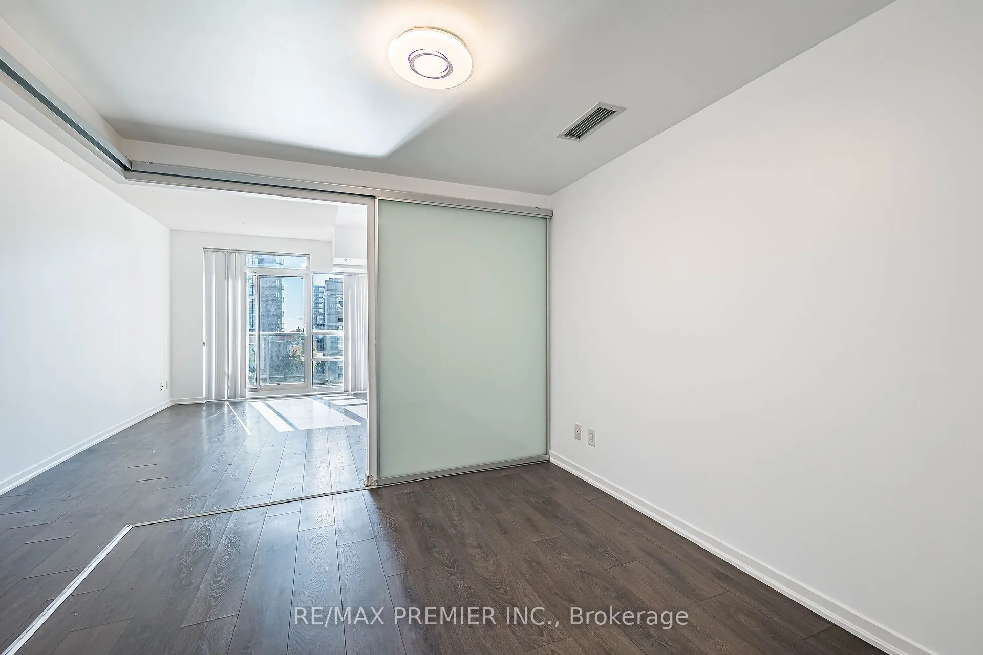 68 Abell Street #808