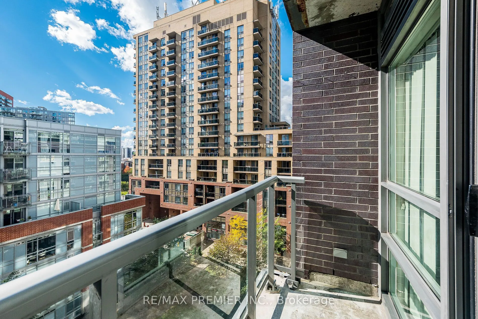 68 Abell Street #808