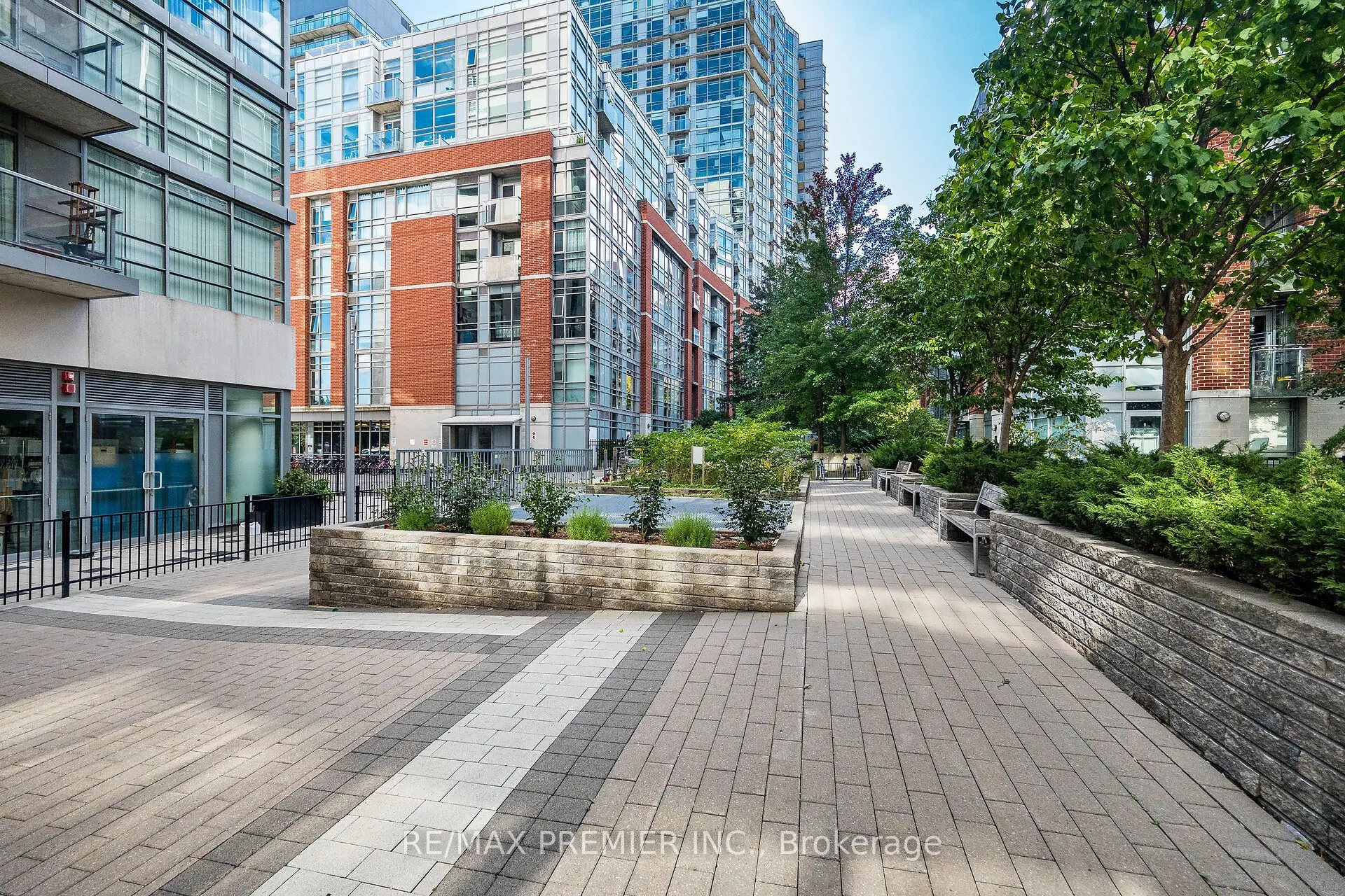 68 Abell Street #808